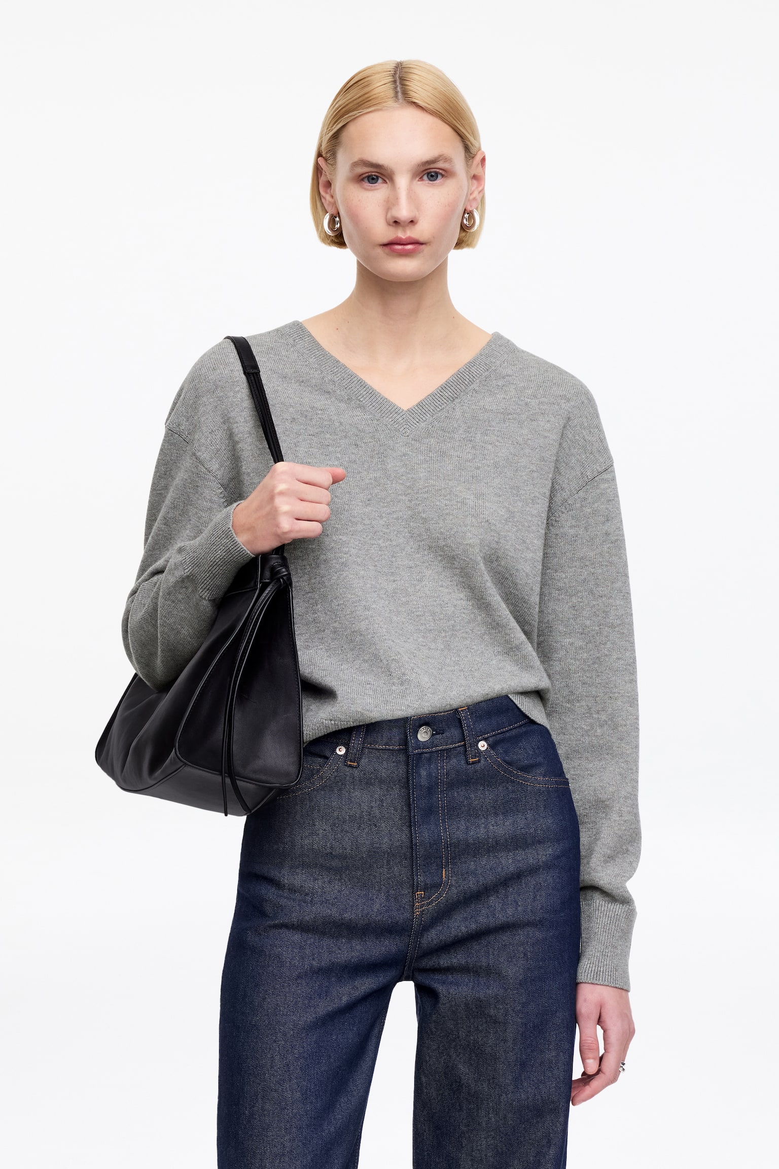 Sveter s výstrihom do V z bavlny a vlny - Sivá melírovaná/Hnedá - 1