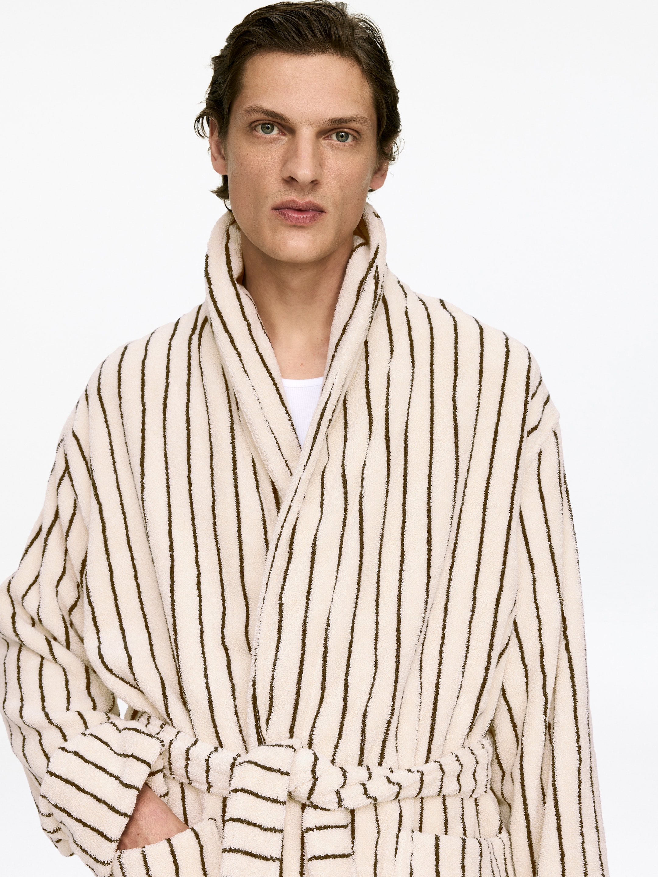 Vezi imaginea mai mare: Halat de baie din Terry de bumbac - Alb murdar/Negru - BĂRBAŢI | H&M RO 2