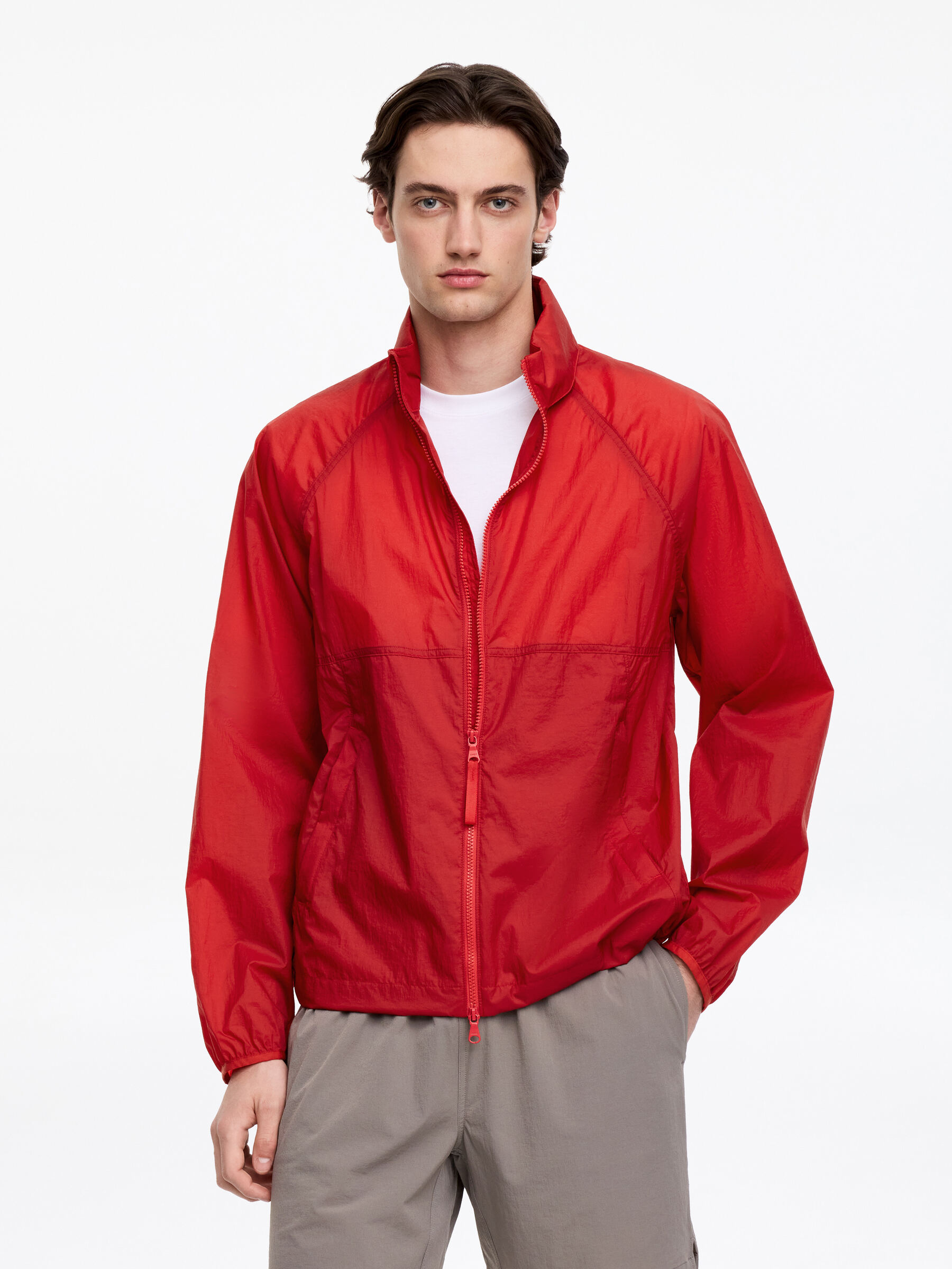 ARKET ACTIVE | Vindjacka - Röd - Regular fit - Men - StillMedia/Lookbook - 3