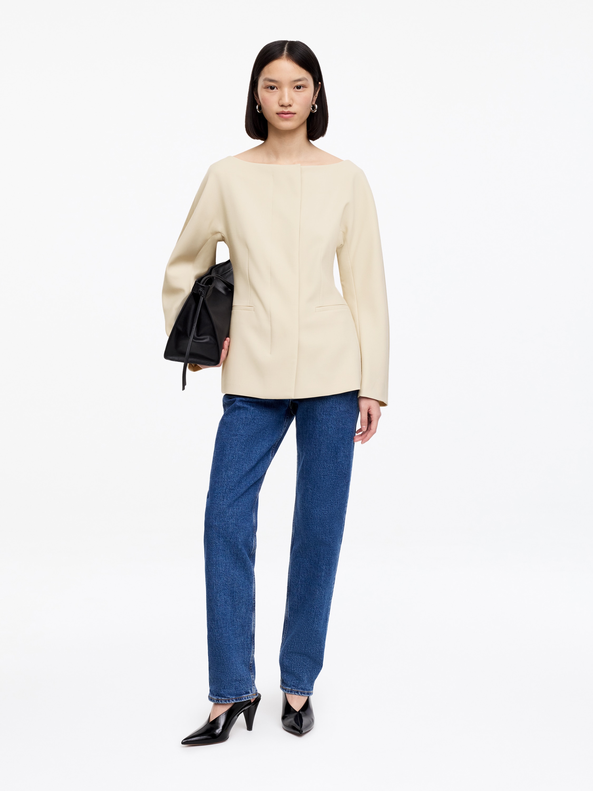 Bleiseri avoimella pääntiellä - Beige