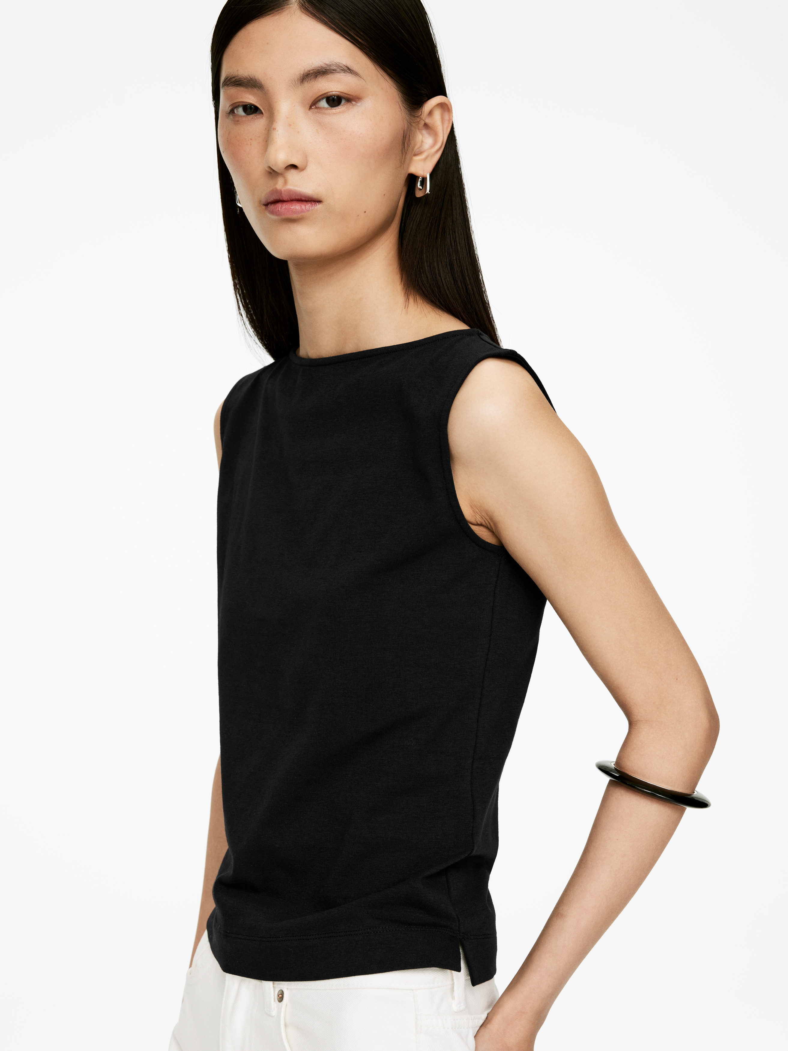 Boat Neck Tank Top - Black - Slim fit - Women - StillMedia/Lookbook - 2