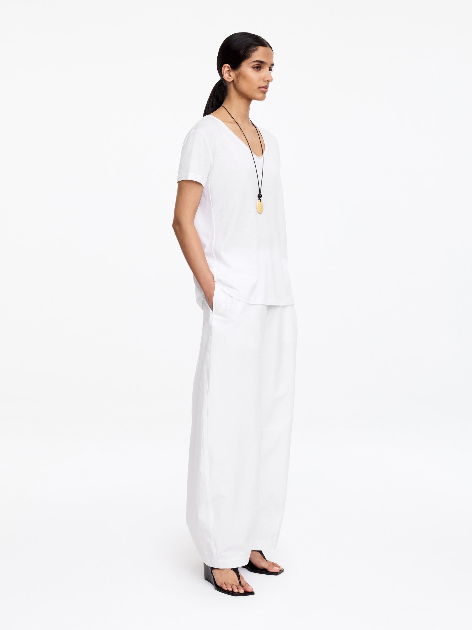 T-Shirt mit U-Ausschnitt - Weiß - Regular Fit - Women - StillMedia/Lookbook - 5