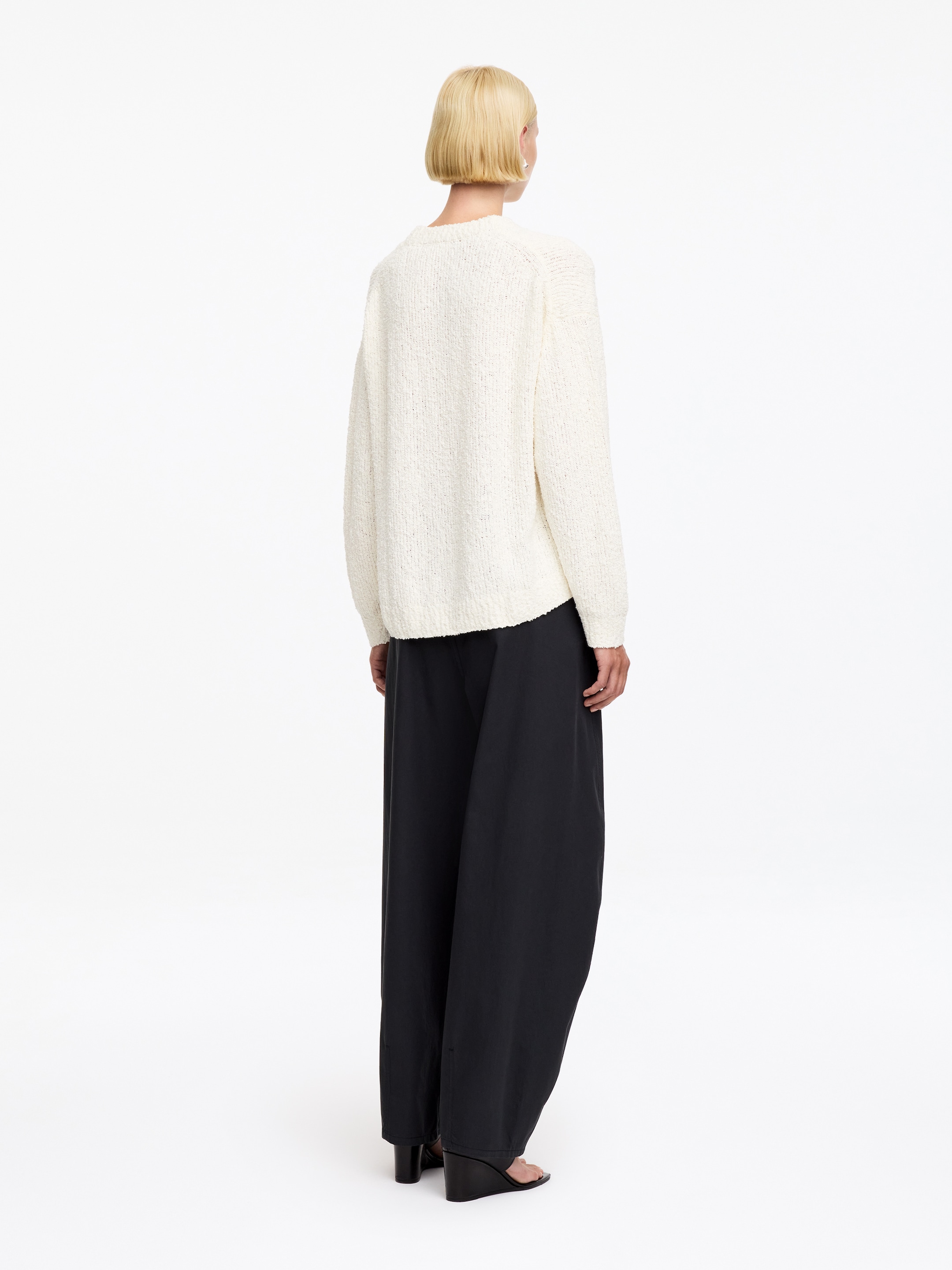 Boucléstickad tröja - Off-white - Loose fit - Women - StillMedia/Lookbook - 3