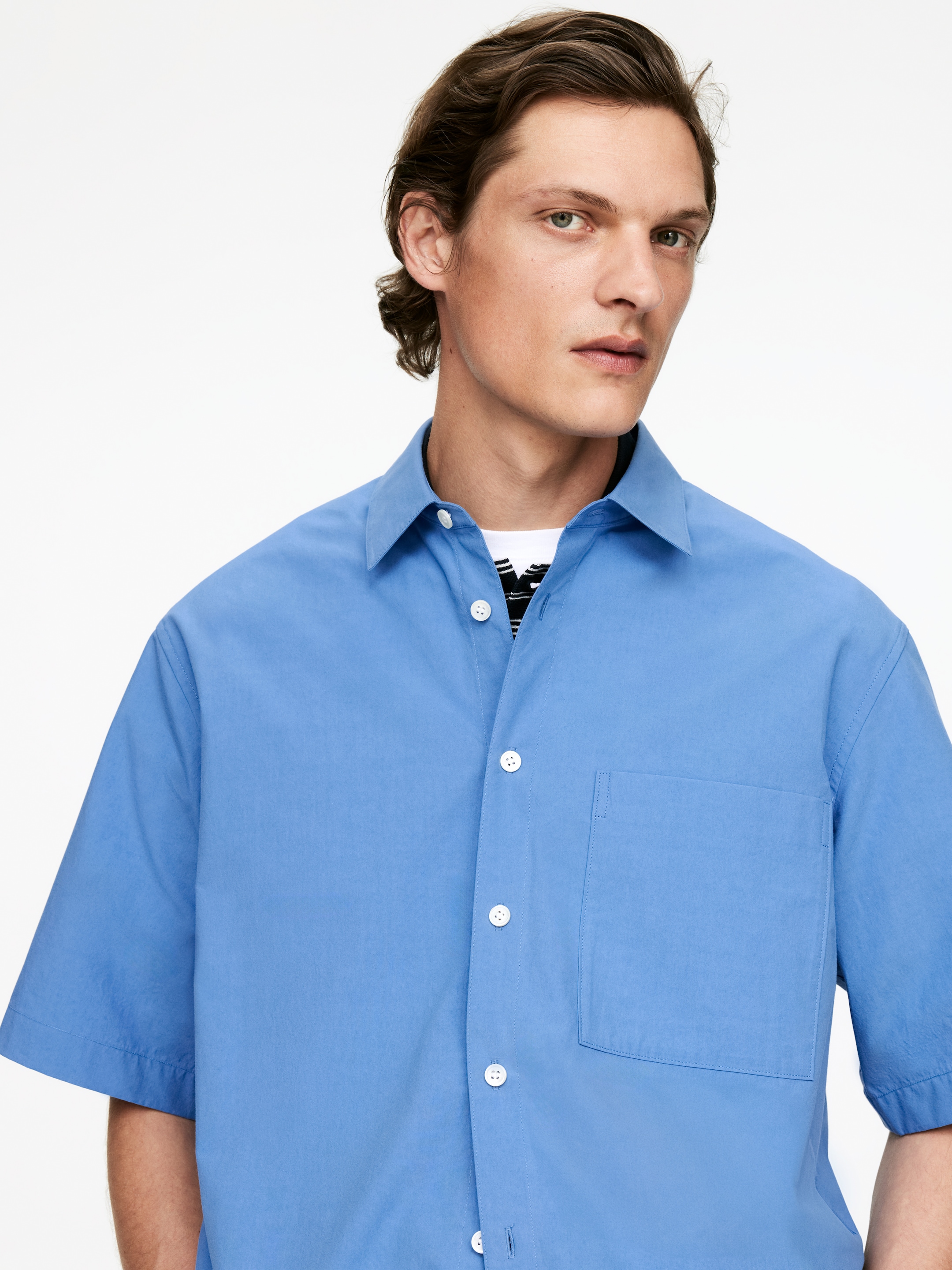 Visa större bild: Oversized poplinskjorta - Blå - HERR | H&M SE 4