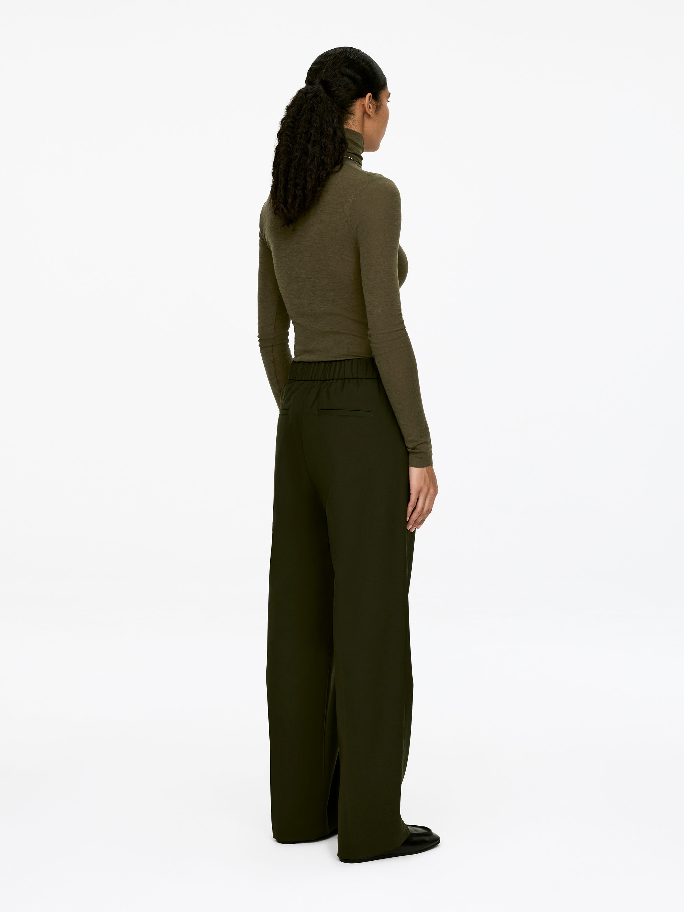 Roll-Neck Wool Top - Khaki Green - Slim fit - Women - StillMedia/Lookbook - 2