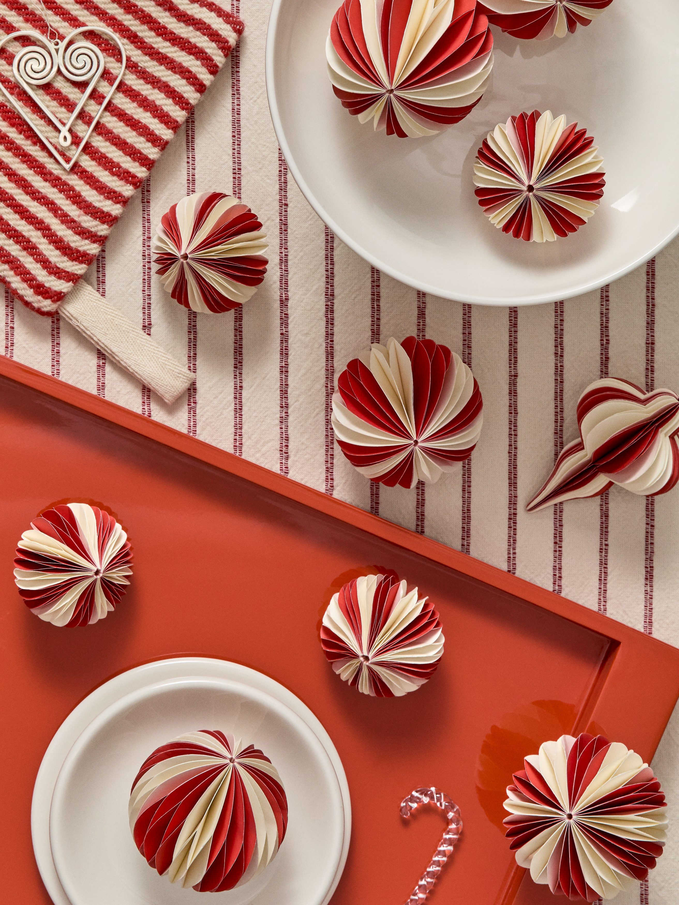 Honeycomb Ornaments Set of 2 - Red/Off White - Homeware - StillMedia/Environmental - 1