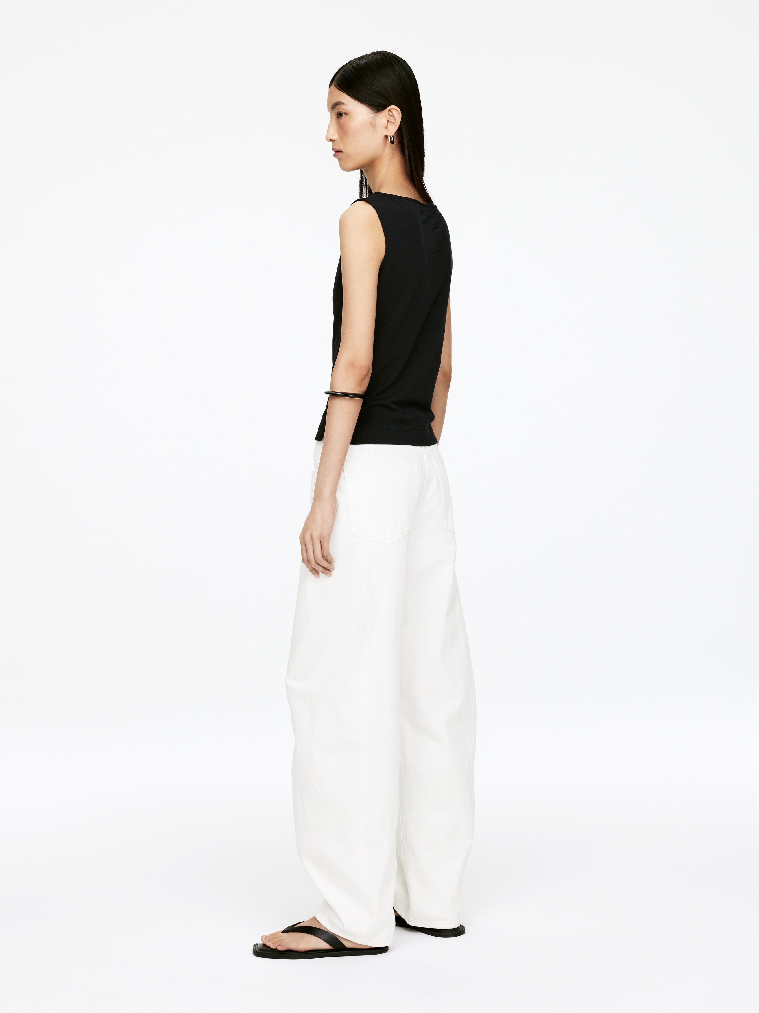 Boat Neck Tank Top - Black - Slim fit - Women - StillMedia/Lookbook - 3