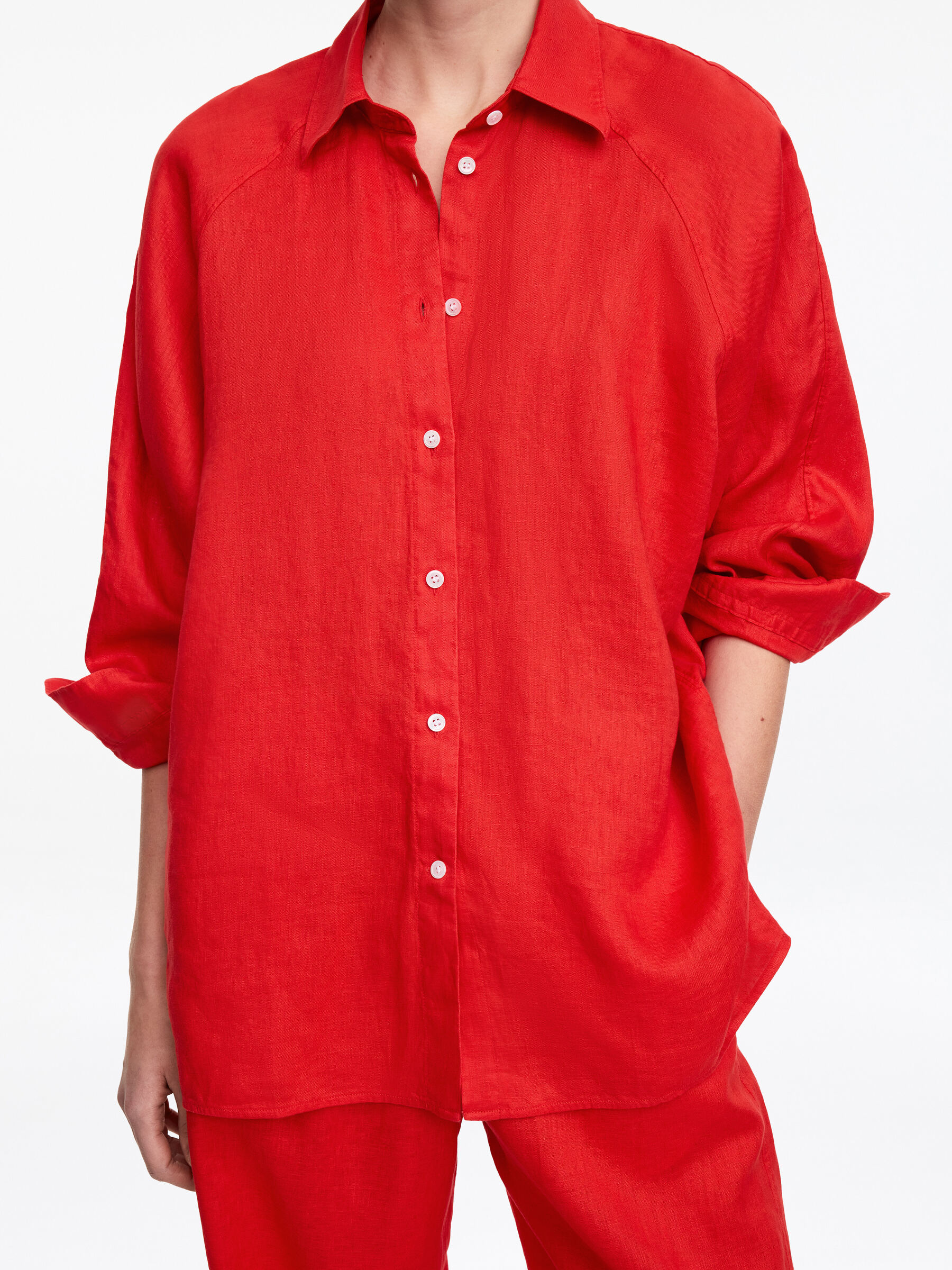 Relaxed Linen Shirt - Red - Loose fit - Women - StillMedia/Lookbook - 7