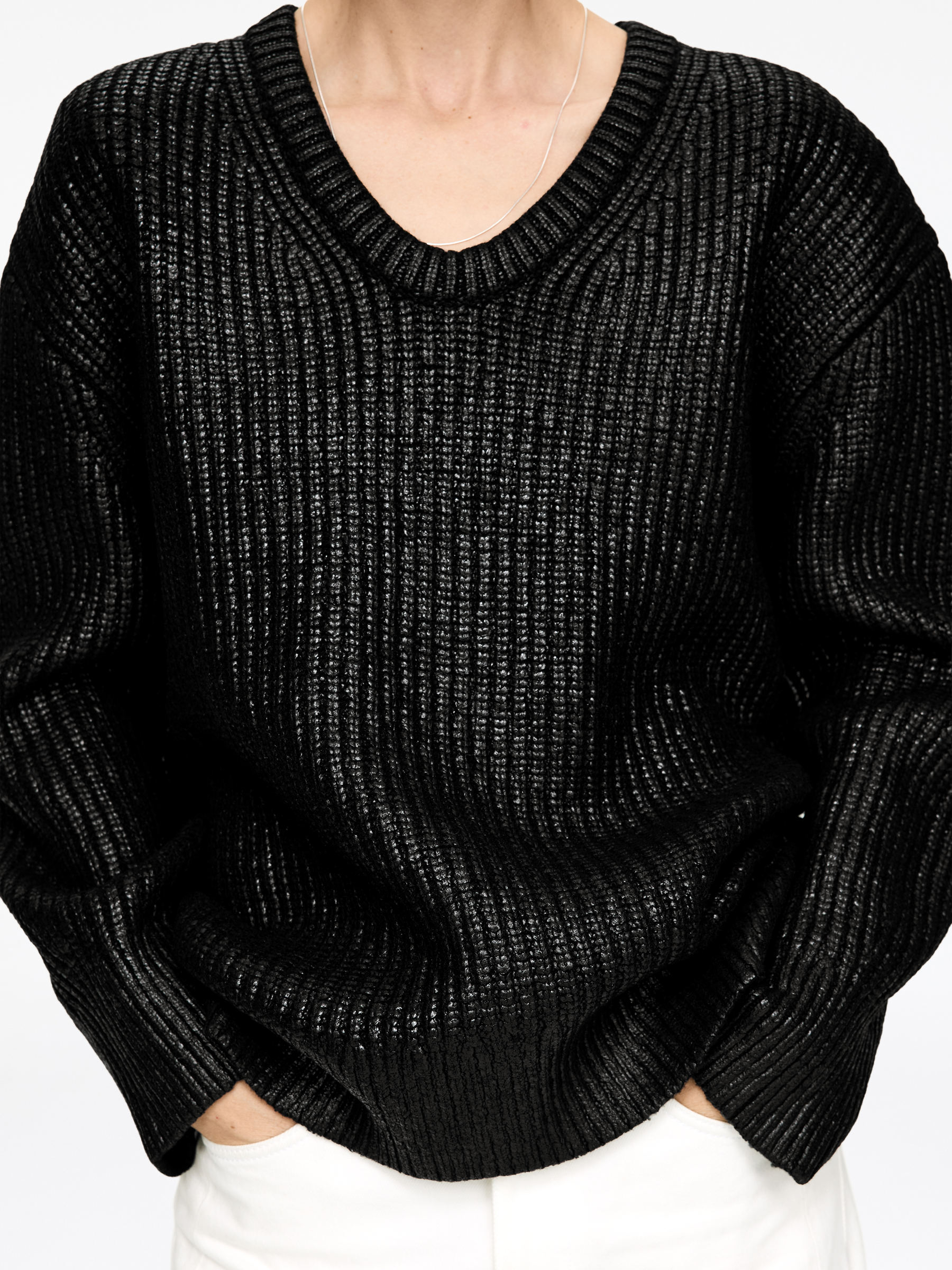 Coated Wool Jumper - Black - Loose fit - Women - StillMedia/Lookbook - 3