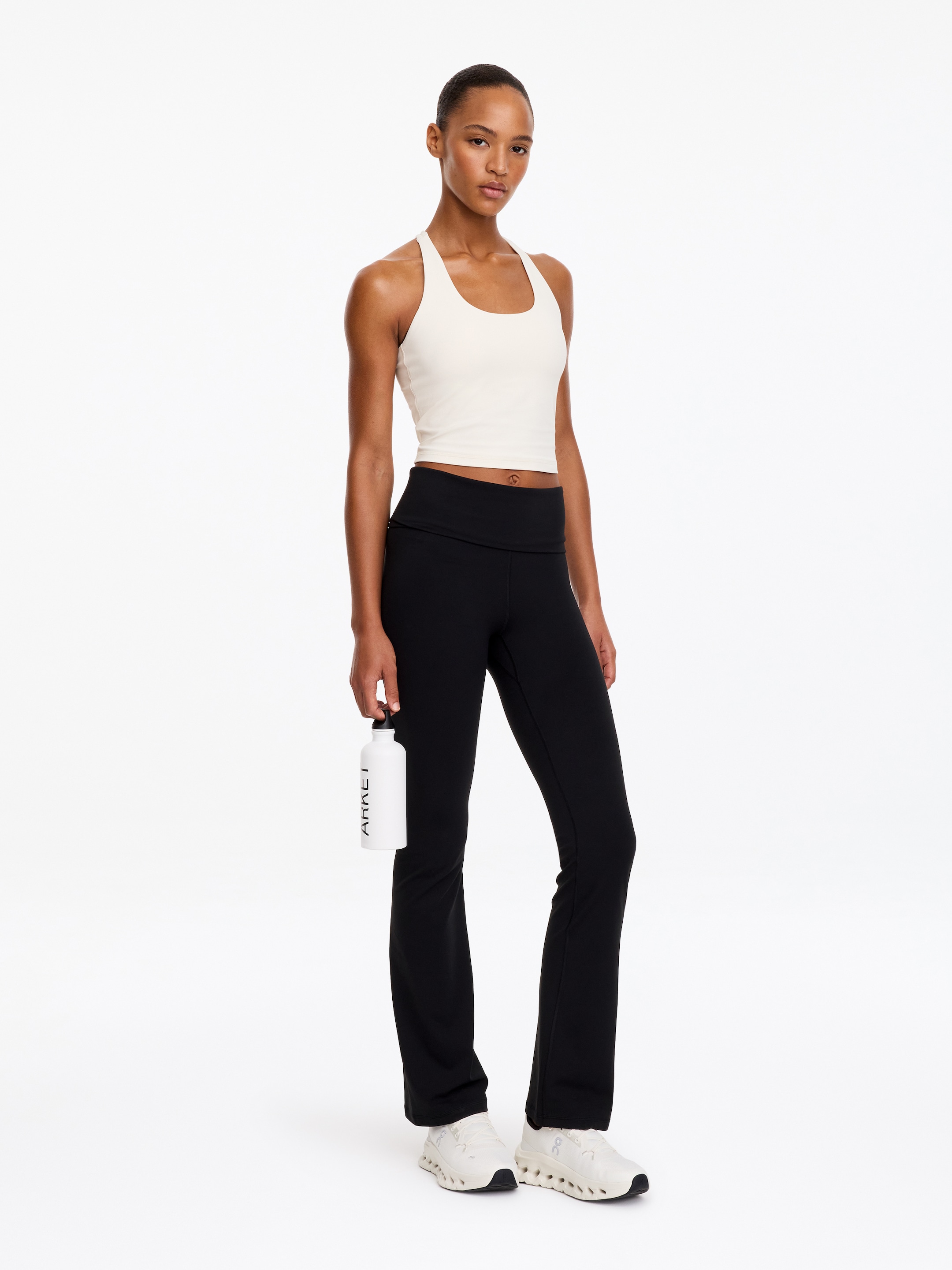 Weiches, kurzes Sporttanktop - Cremeweiß - Slim Fit - women - StillMedia/Lookbook - 2