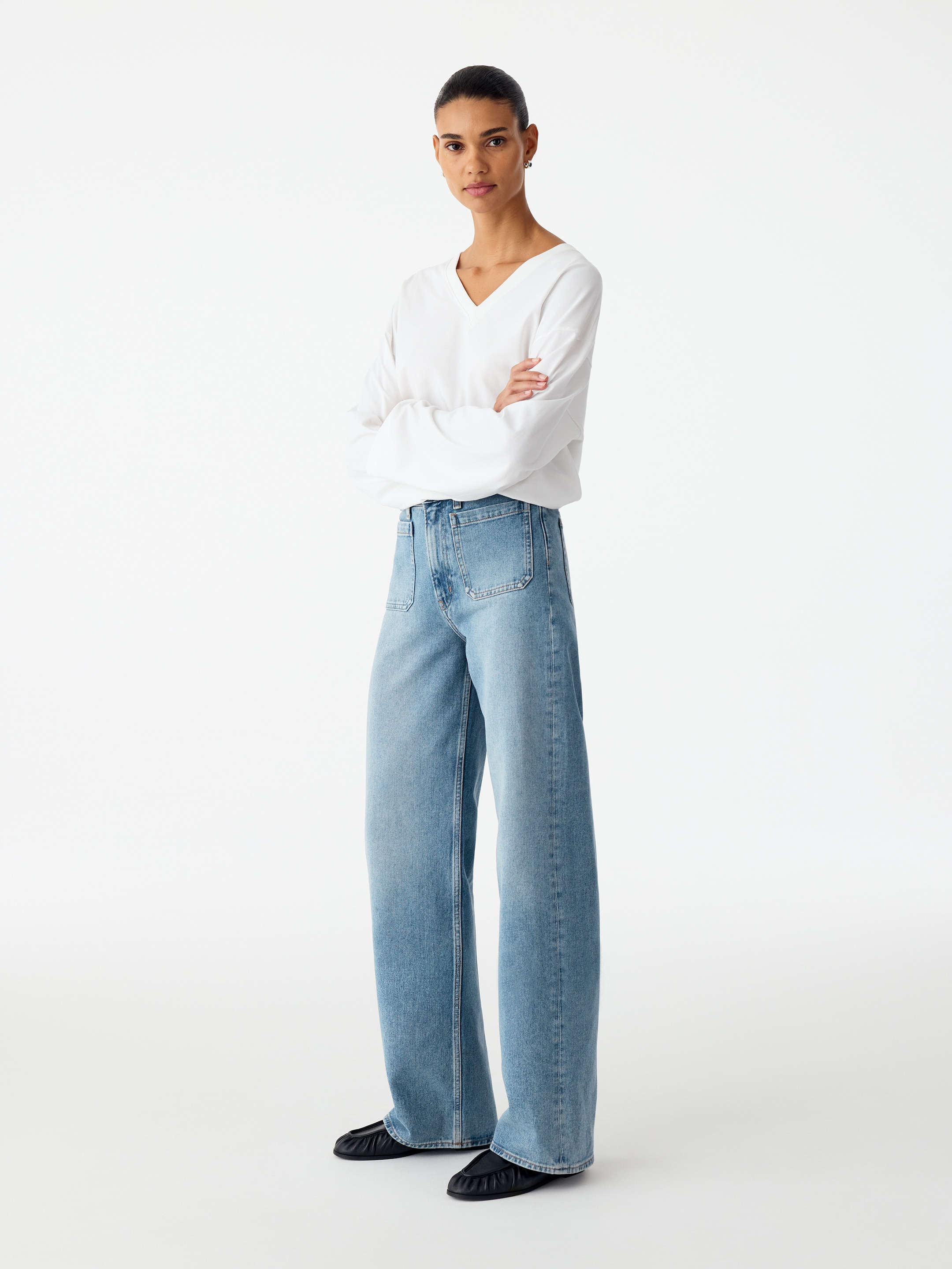 LUPINE Flared Jeans - Blue - Regular fit - women - StillMedia/Lookbook - 12