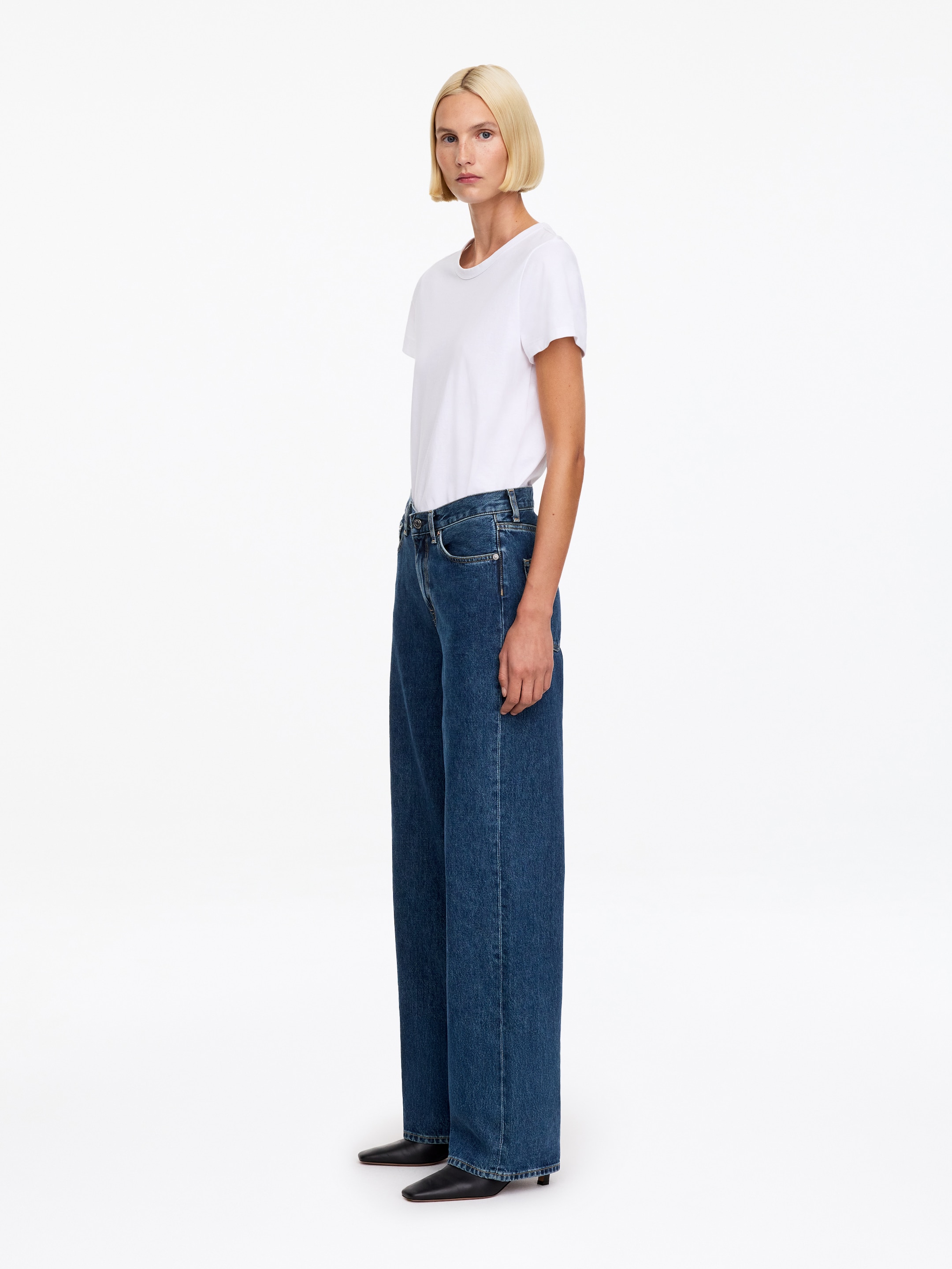 CORAL Wide Jeans - Dark Blue - Relaxed fit - women - StillMedia/Lookbook - 4