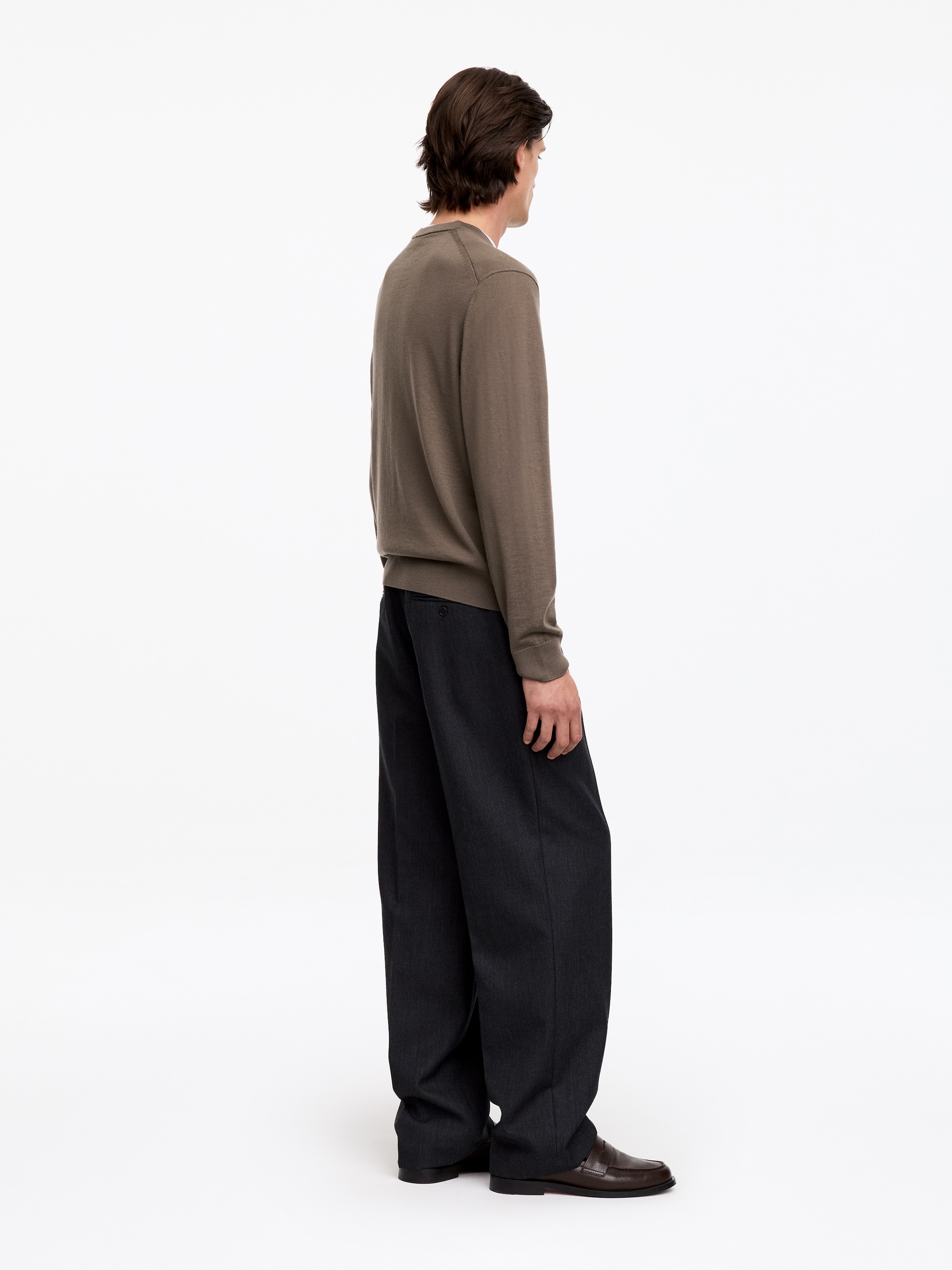 Maglione in lana merino con scollo a V - Beige - Regular fit - men - StillMedia/Lookbook - 5