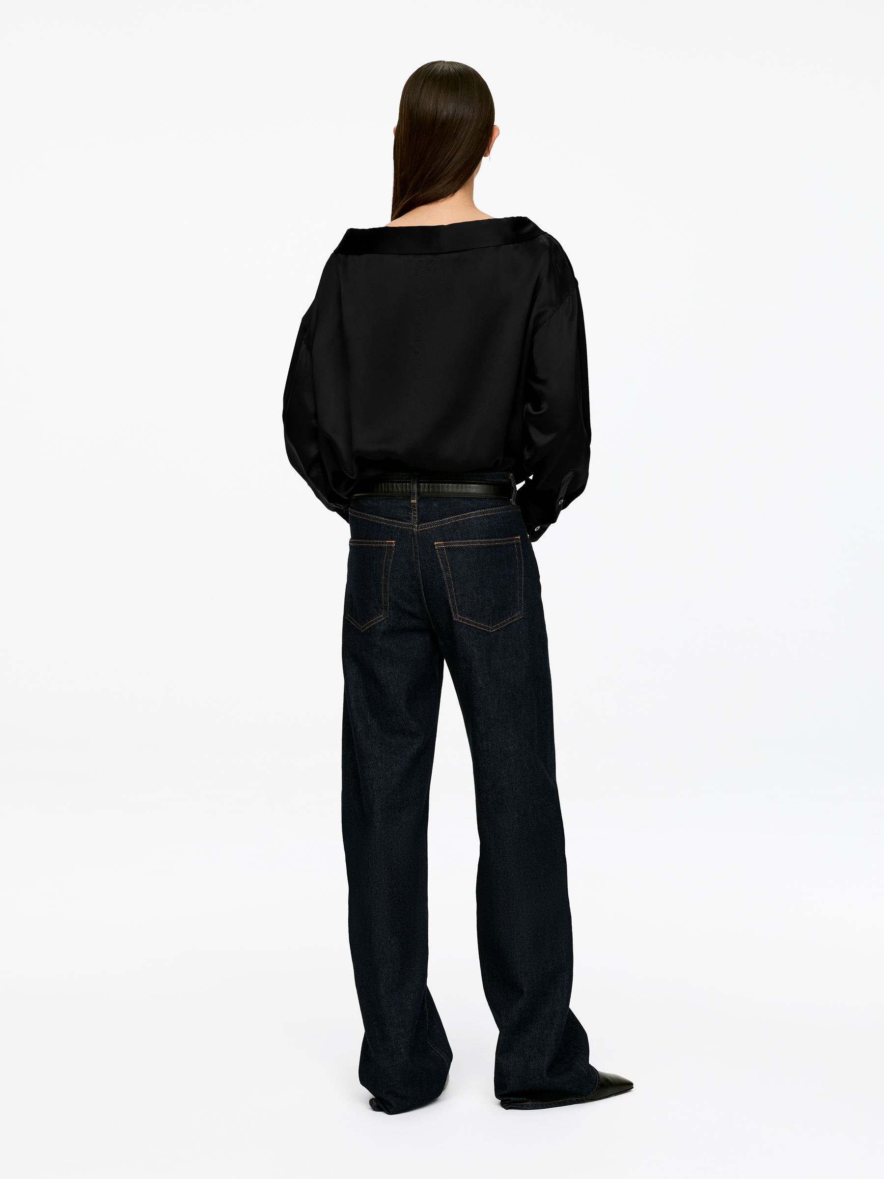 Open-Neck Silk Shirt - Black - Loose fit - Women - StillMedia/Lookbook - 4