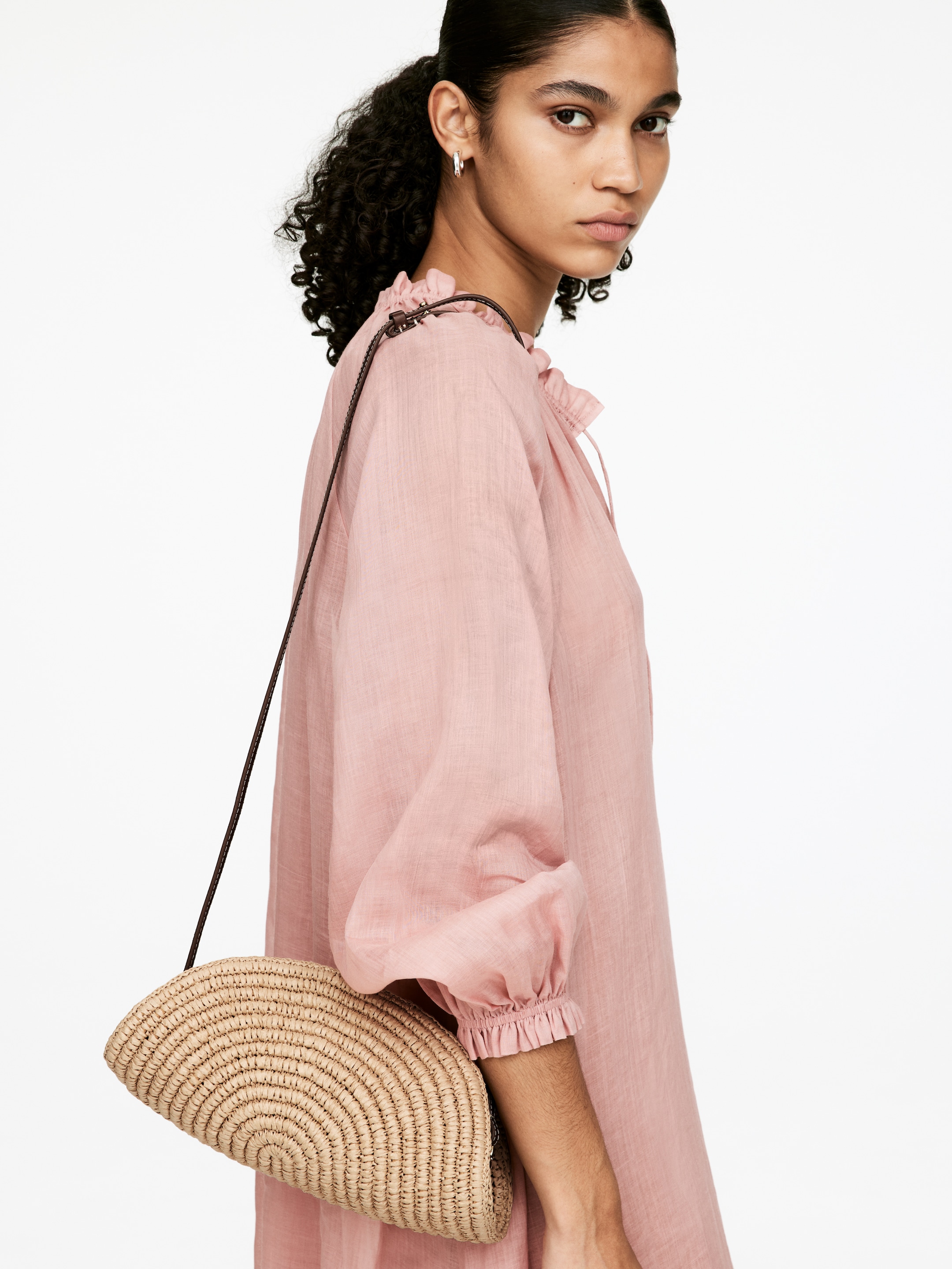 Grotere afbeelding bekijken: Crossbodytas van stro - Beige - DAMES | H&M BE 1