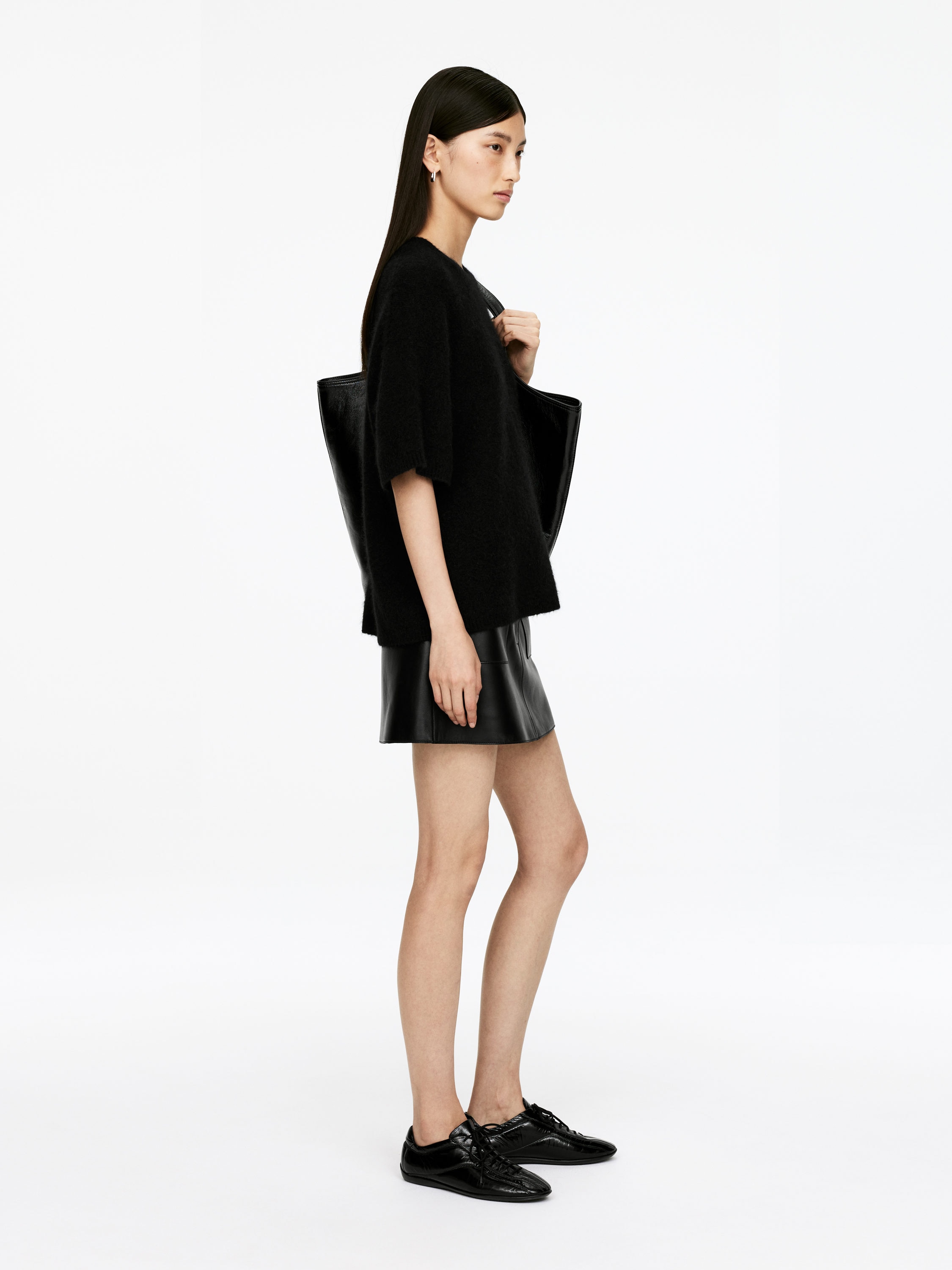 Alpaca-Wool Blend Jumper - Black - Loose fit - Women - StillMedia/Lookbook - 3