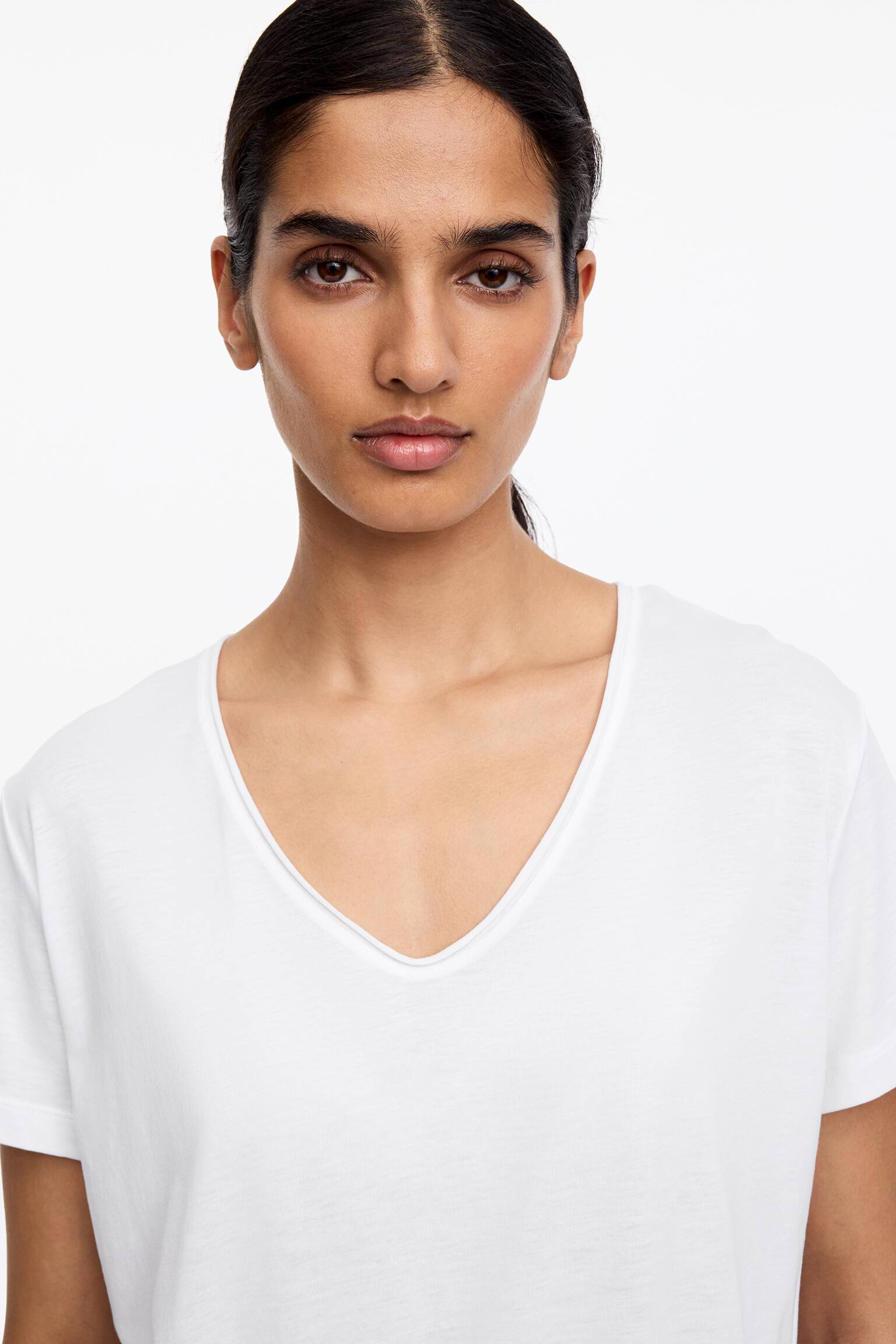 T-shirt med dyb halsudskæring - Hvid - 3