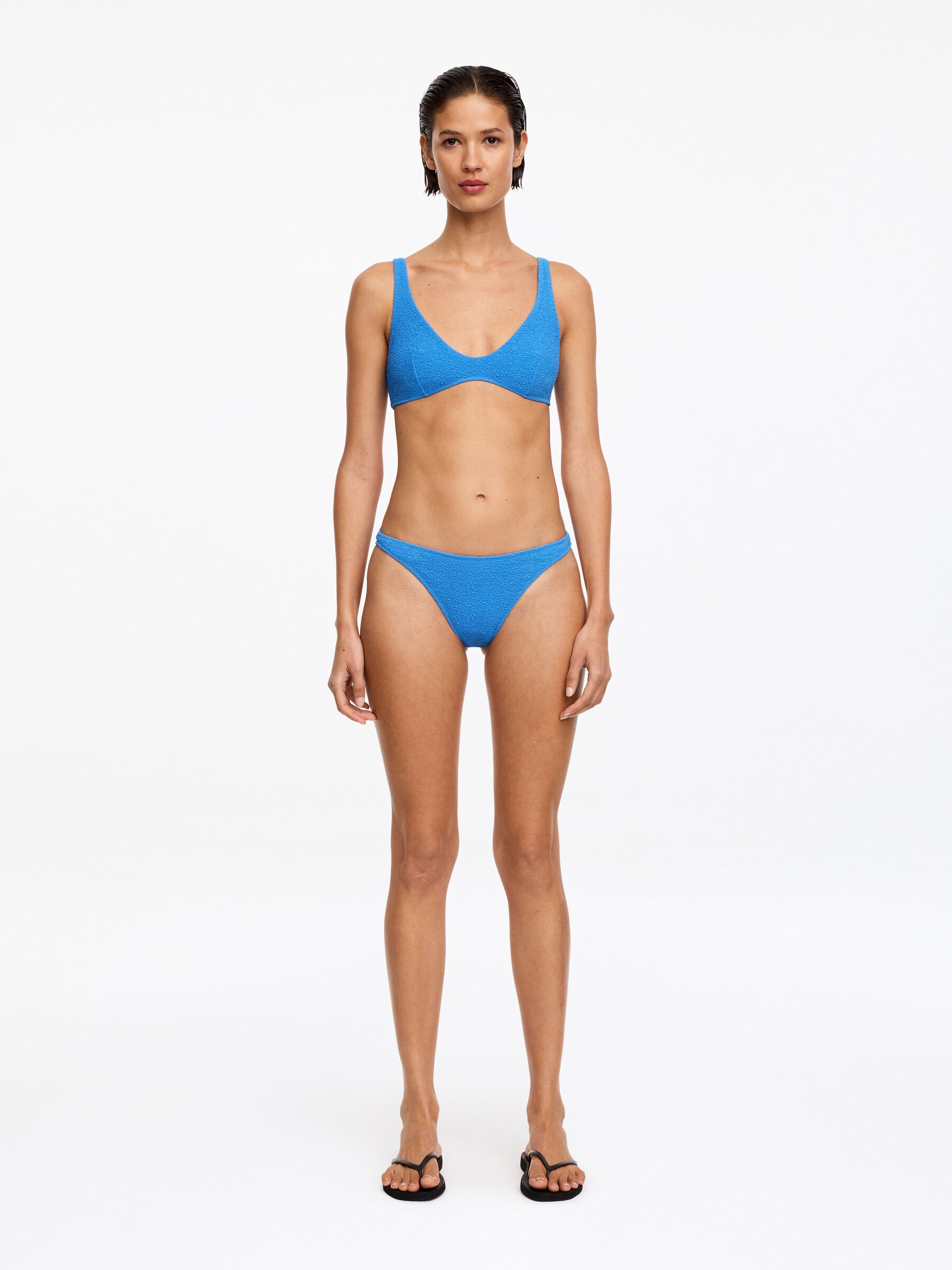 V-Neck Bikini Top - Blue - Women - StillMedia/Lookbook - 7