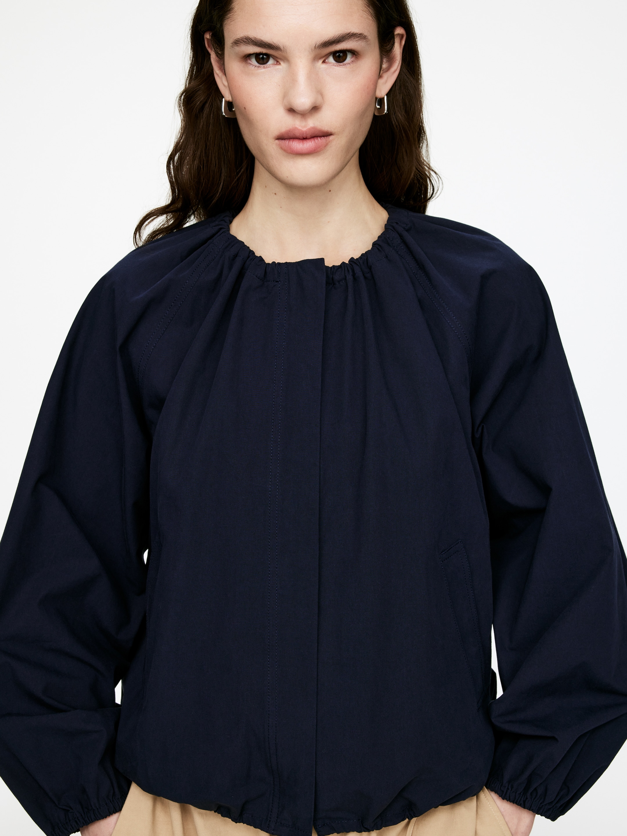 Größeres Bild ansehen: Jacke mit Bubble-Saum - Dunkelblau - Ladies | H&M DE 5