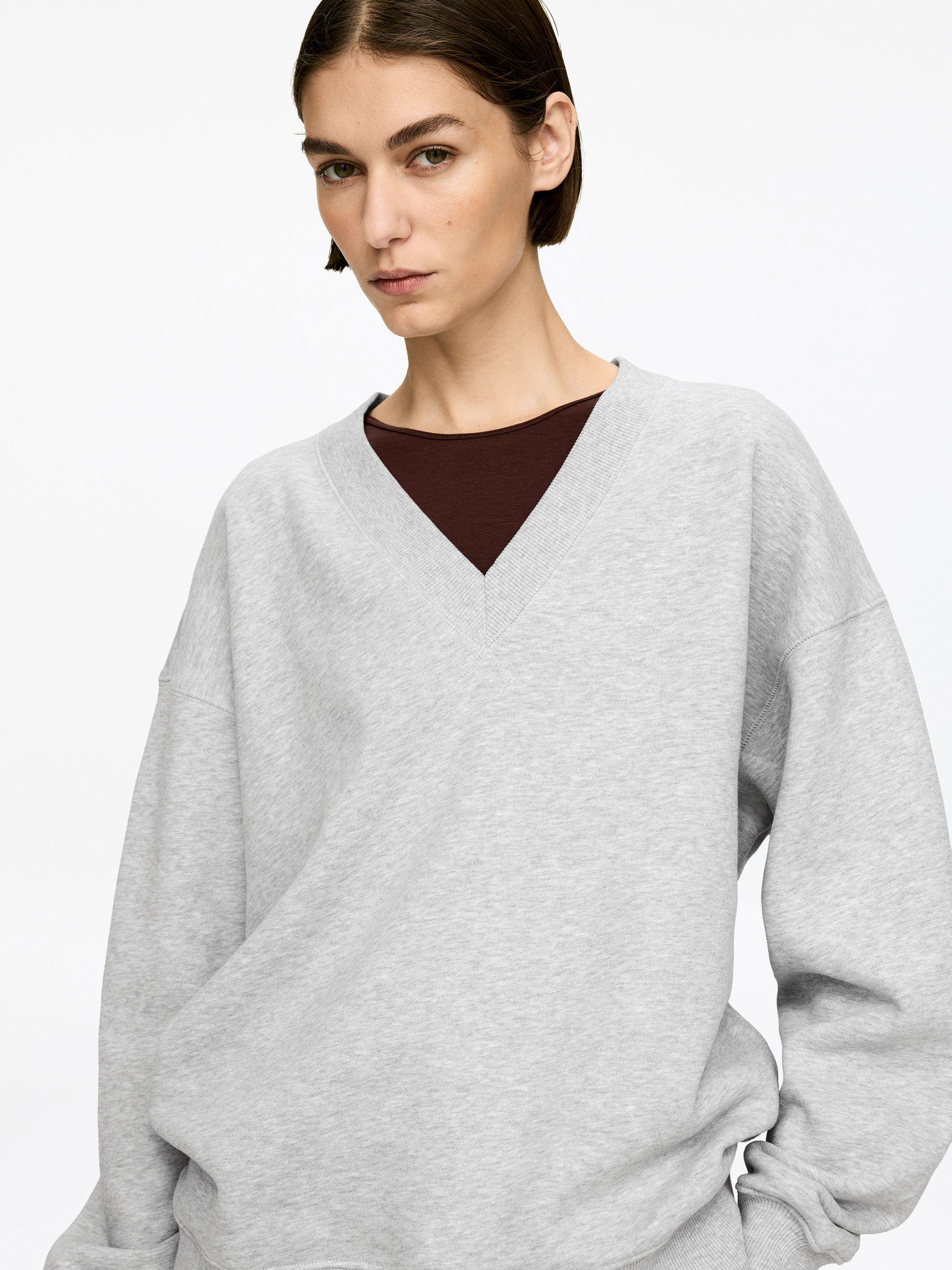 Sweat à col en V - Gris chiné - Loose fit - Femme - StillMedia/Lookbook - 3