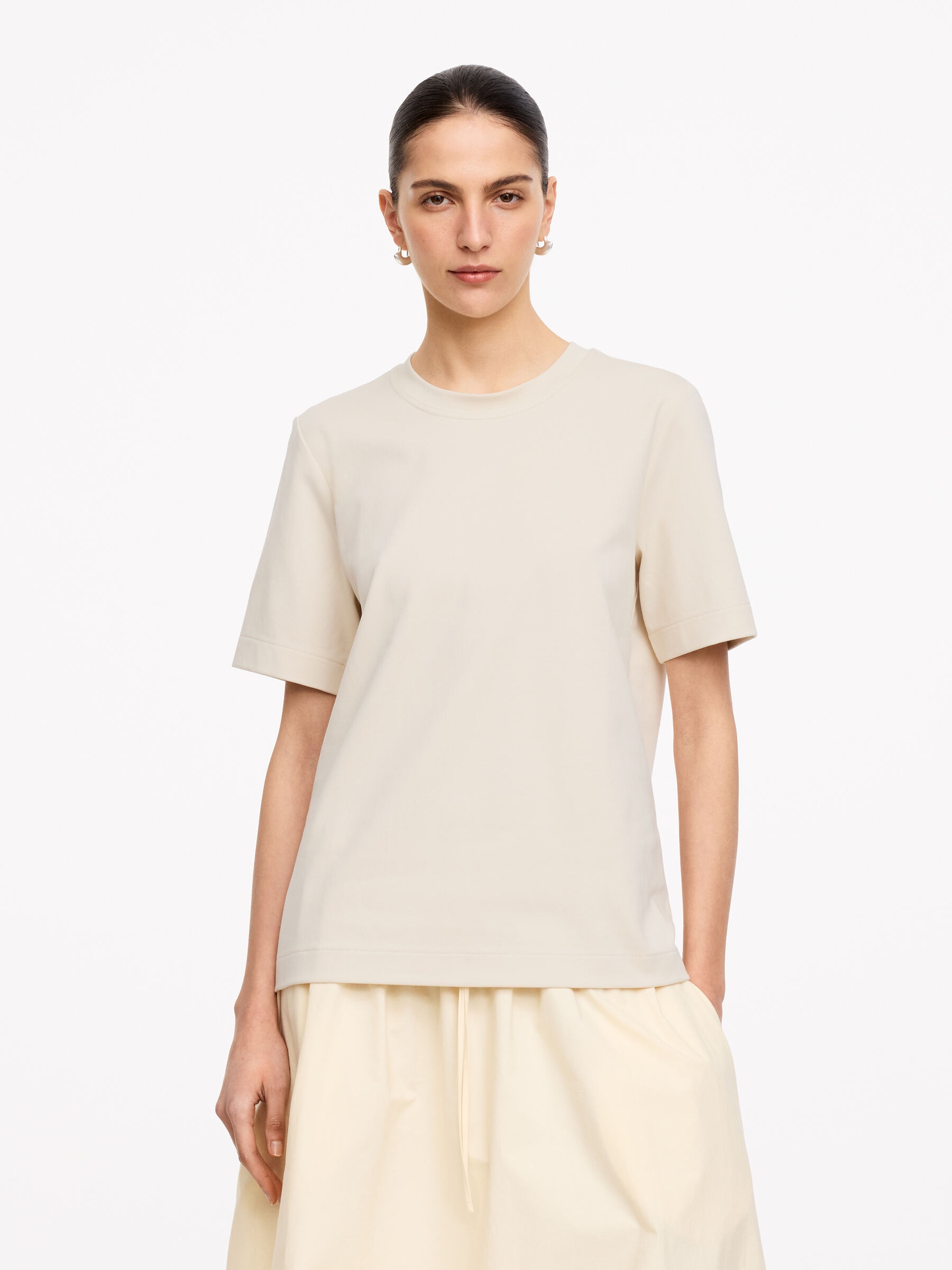 PEARL Heavyweight T-Shirt - Light Beige - Regular fit - Women - StillMedia/Lookbook - 10