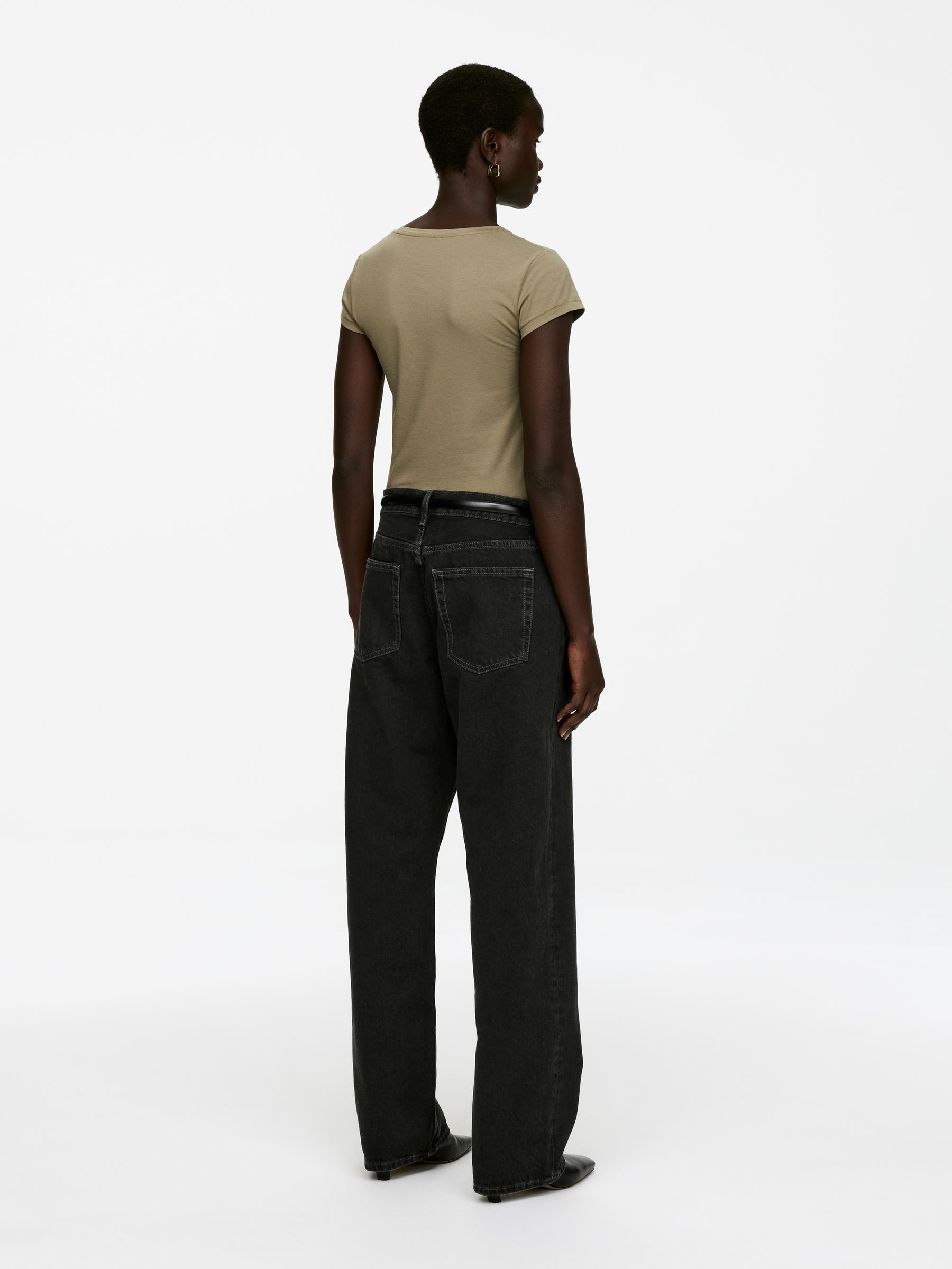 SHORE Boyfriend Jeans - Black - Relaxed fit - Women - StillMedia/Lookbook - 7