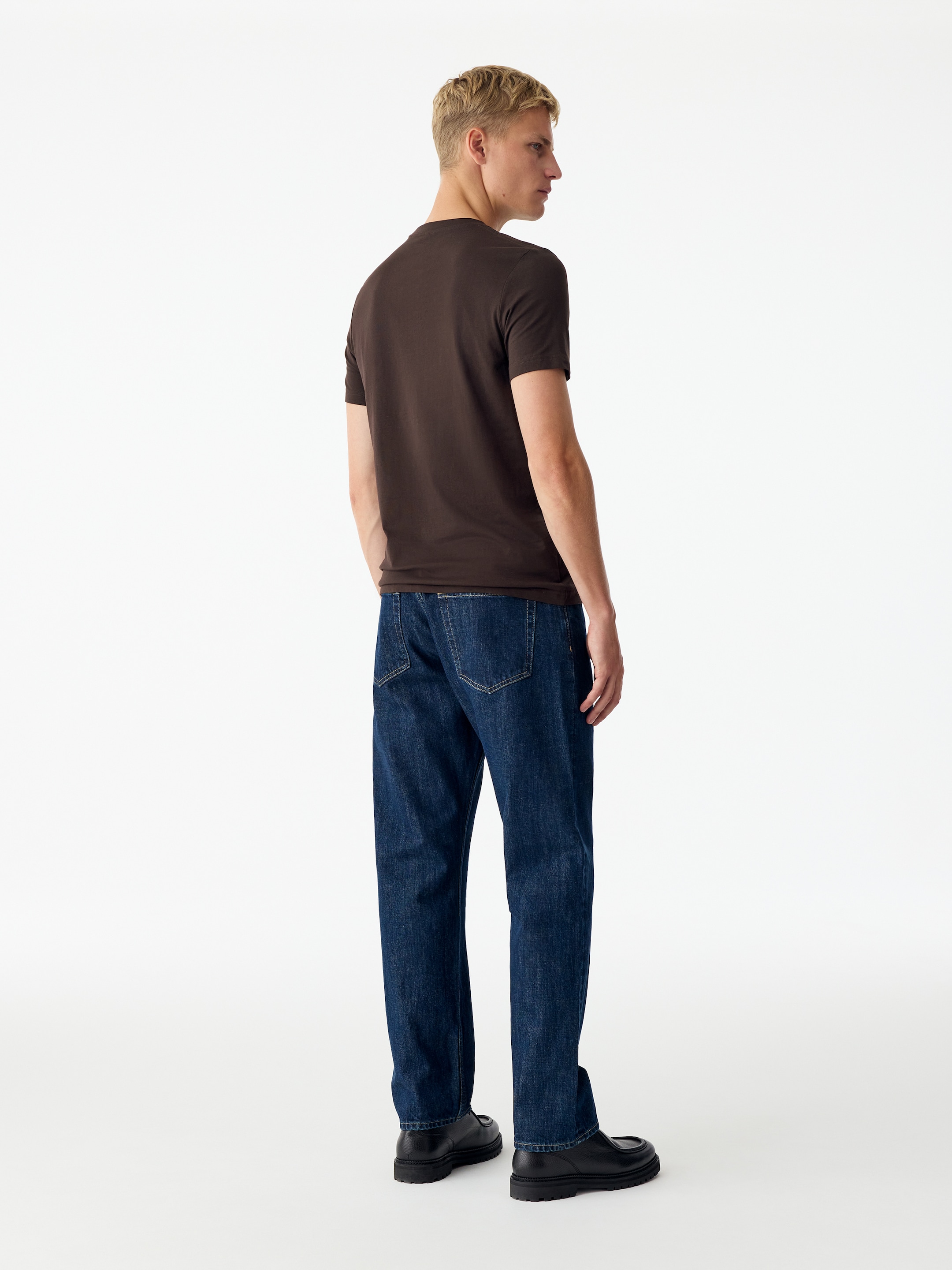 170 GSM Regular T-Shirt - Mole - Regular fit - men - StillMedia/Lookbook - 4