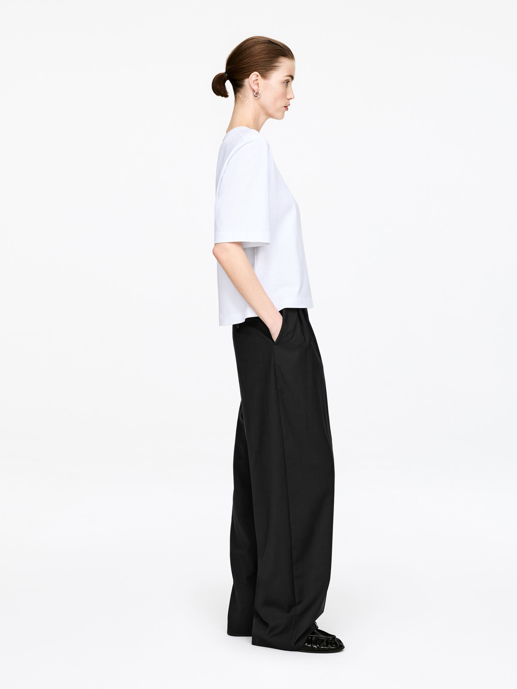 Wide Tailored Trousers - Black - Loose fit - Women - StillMedia/Lookbook - 4