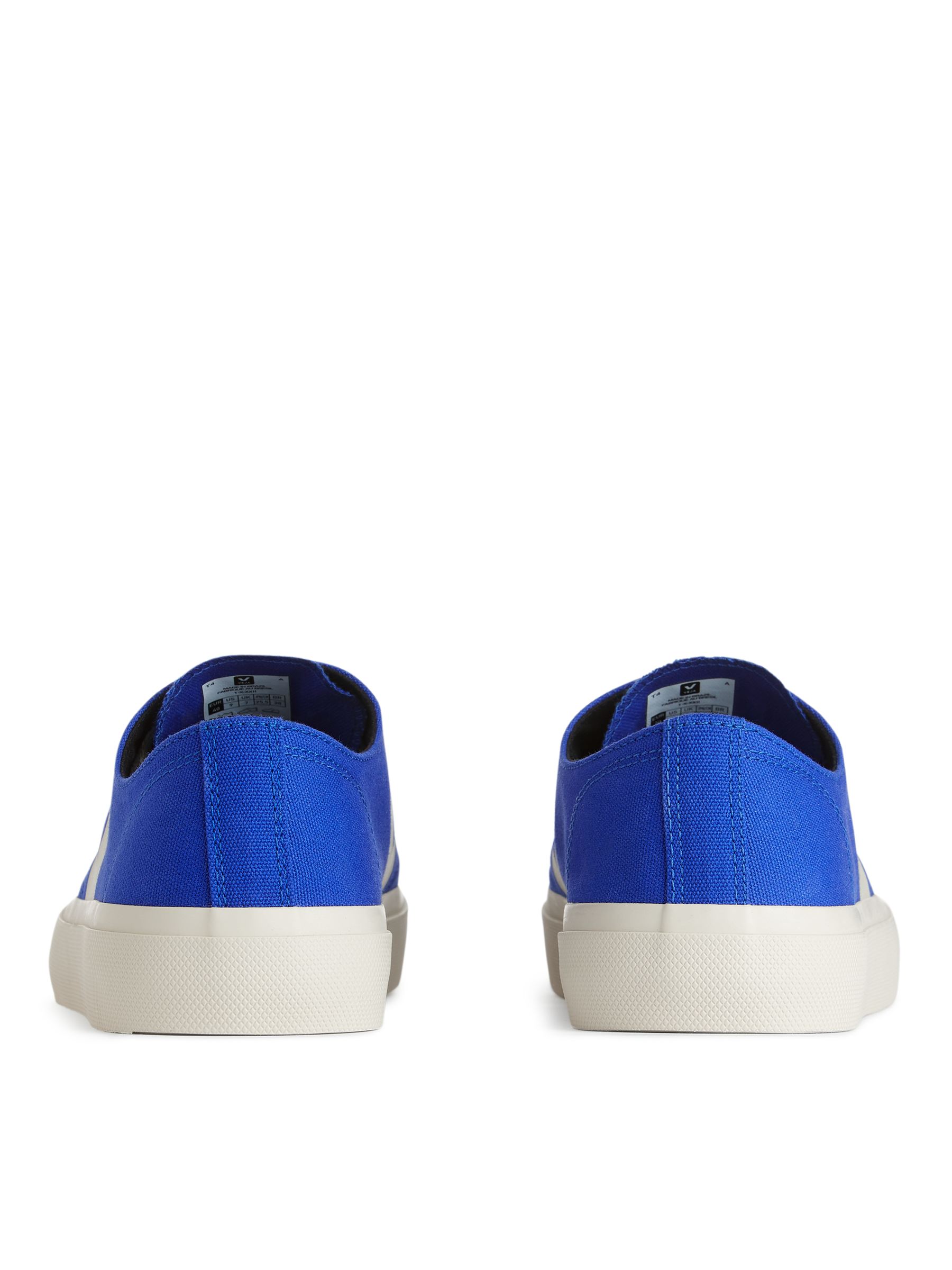 Veja Wata Trainers - Bright Blue - Women - StillMedia/DescriptiveStillLife - 2