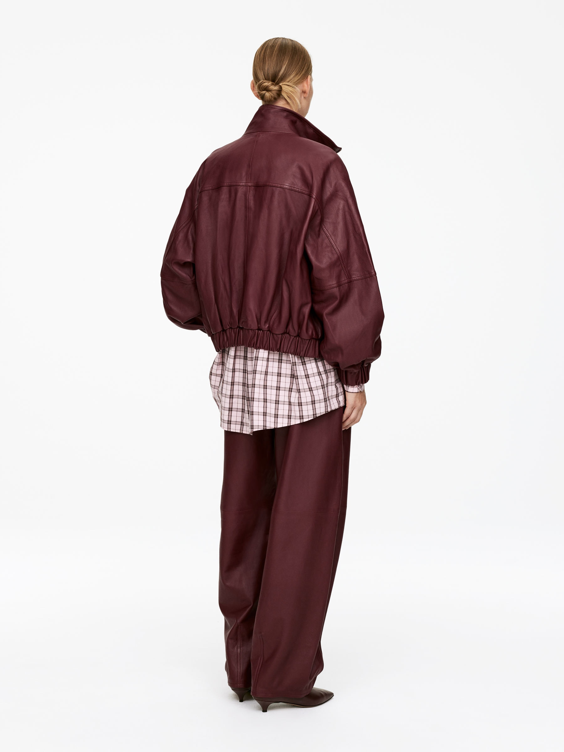 Läderjacka - Mörkröd - Oversized - Women - StillMedia/Lookbook - 5