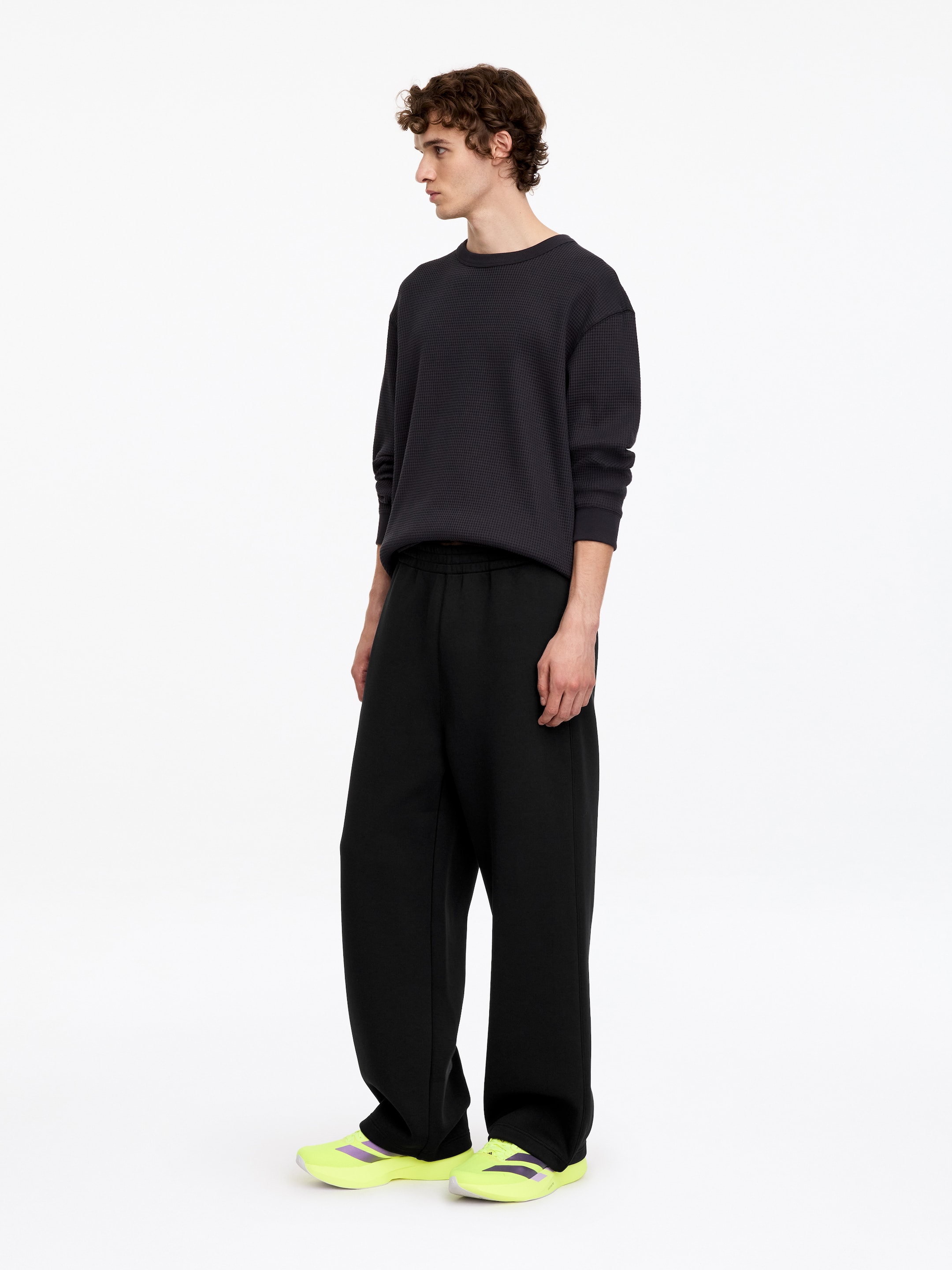 ARKET ACTIVE Jogginghose - Schwarz - Loose Fit - men - StillMedia/Lookbook - 3