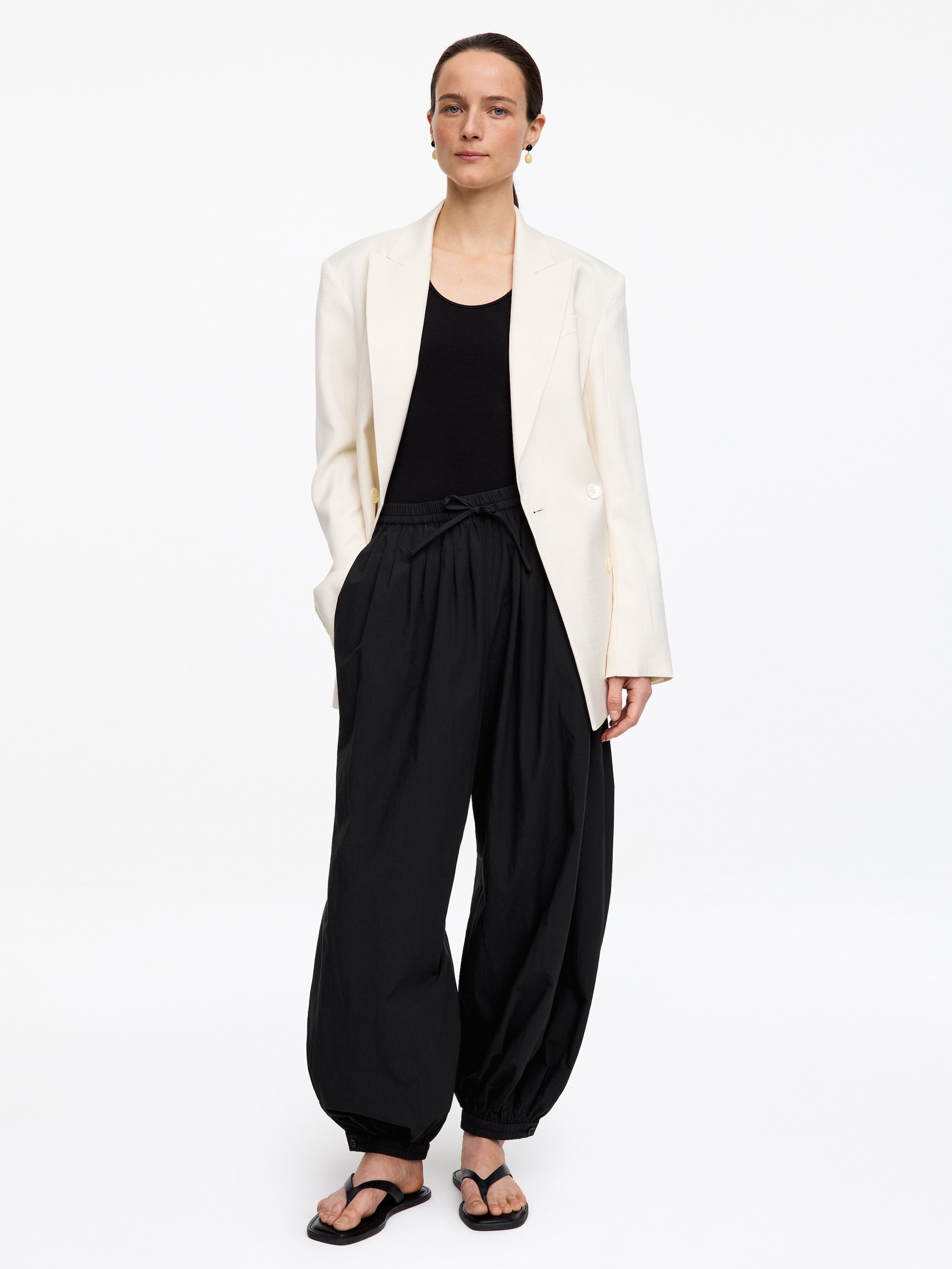 Balloon Cotton Trousers - Black - Loose fit - Women - StillMedia/Lookbook - 4