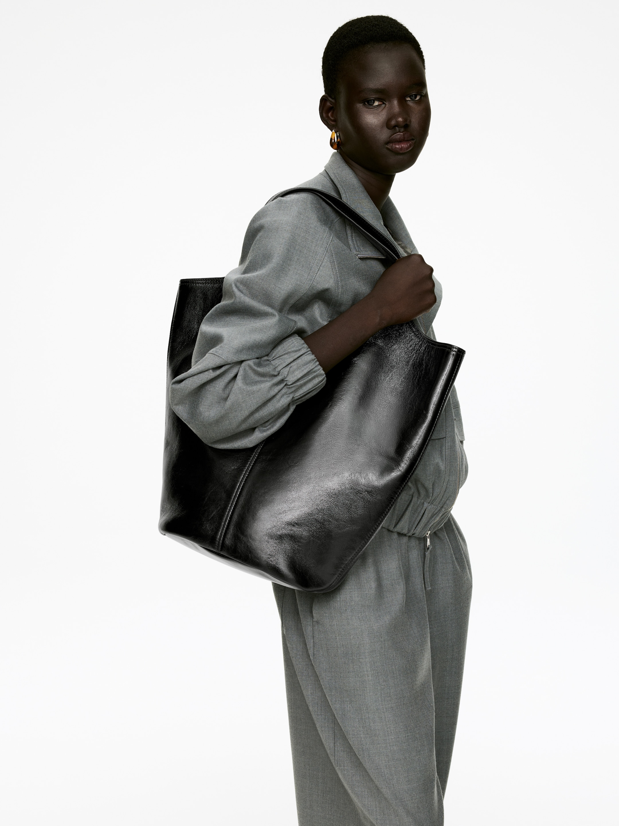 Grösseres Bild ansehen: Tragetasche aus Lackleder - Schwarz - DAMEN | H&M CH 1
