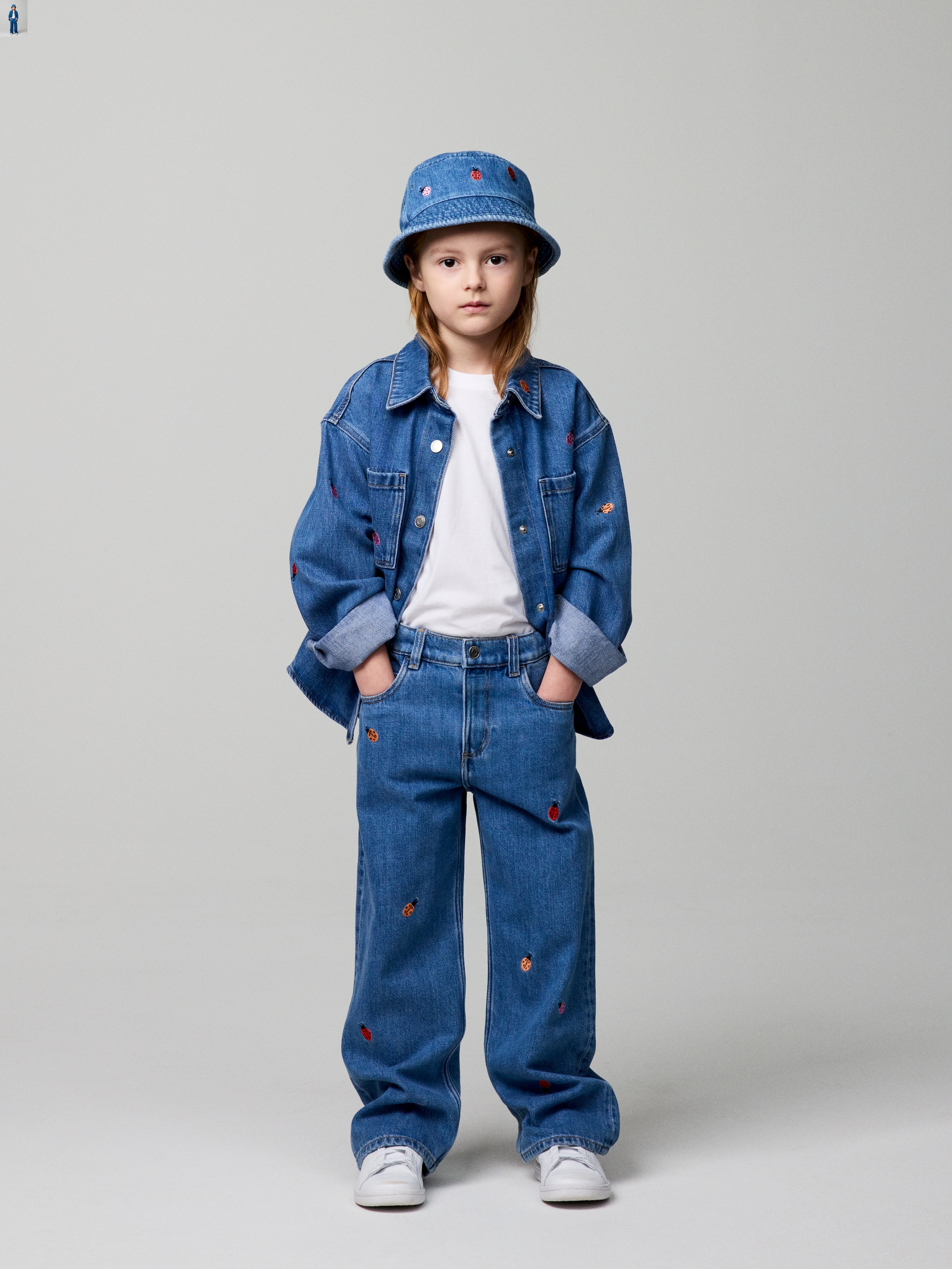 Pantalon en jean brodé - Bleu/Coccinelles - Relaxed fit - Enfant - StillMedia/Environmental - 1
