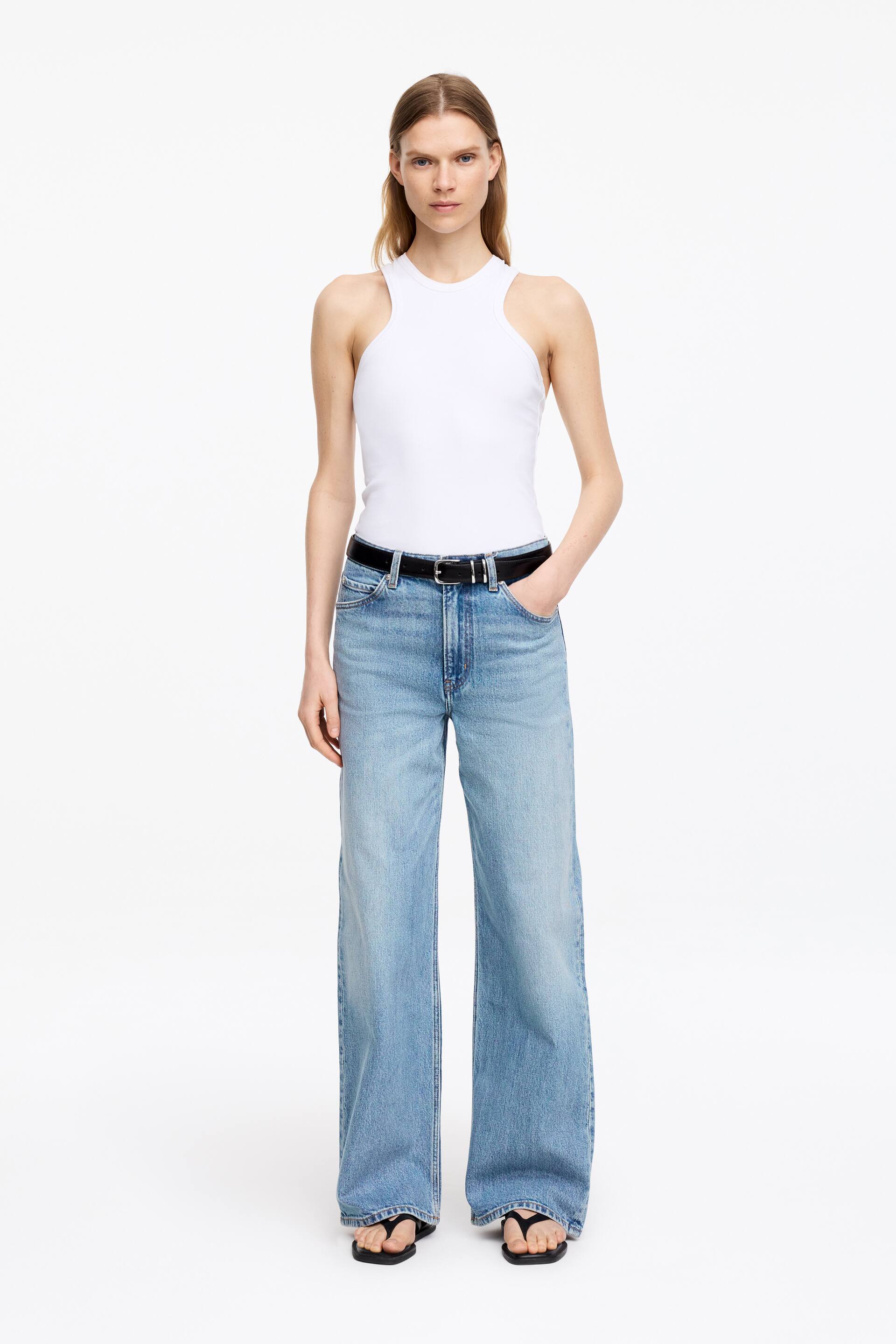 Visa större bild: LUPINE utsvängda jeans - Ljusblå - DAM | H&M FI 1