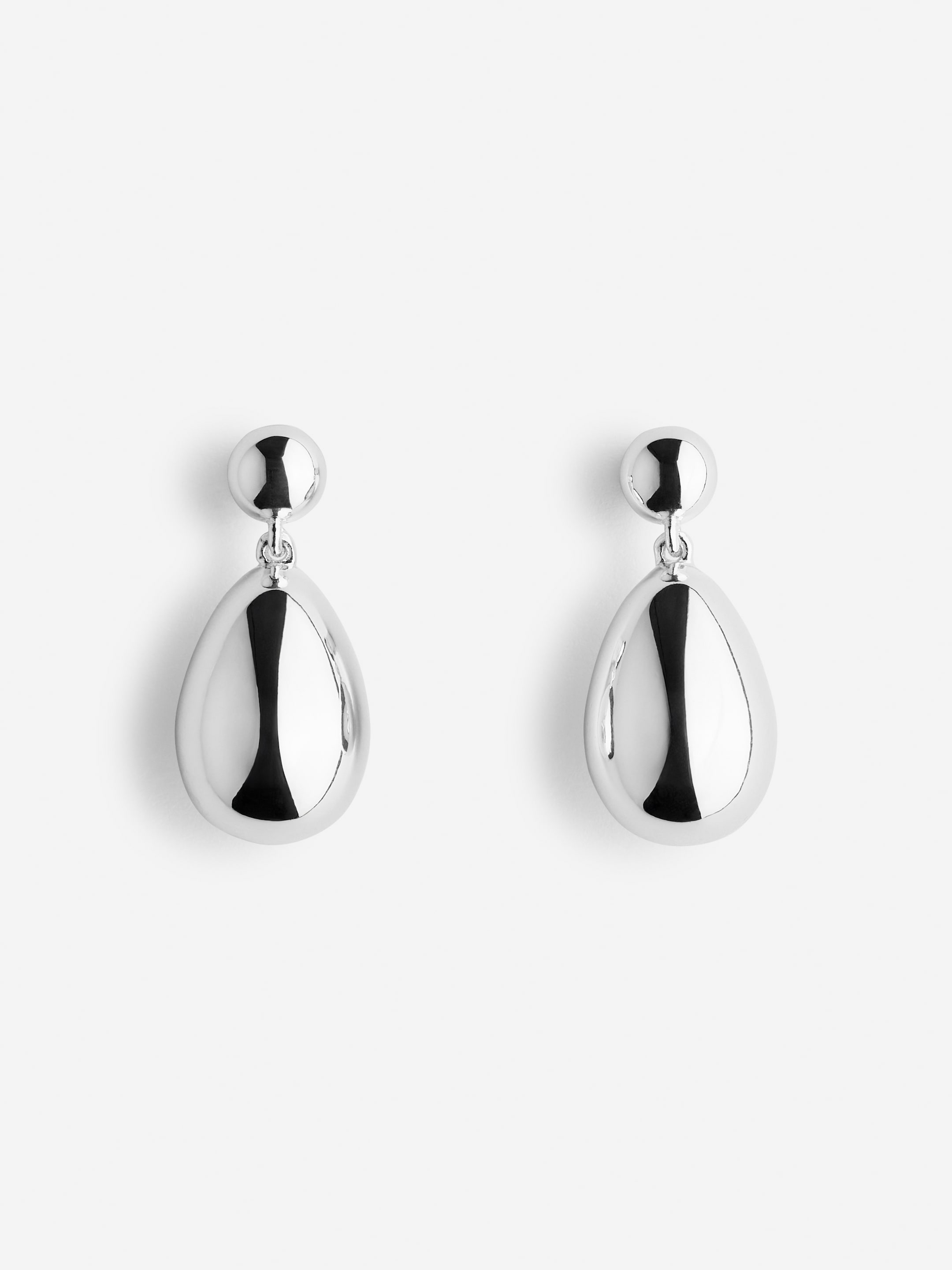 Drop Pendant Earrings - Silver - Women - StillMedia/DescriptiveStillLife - 1