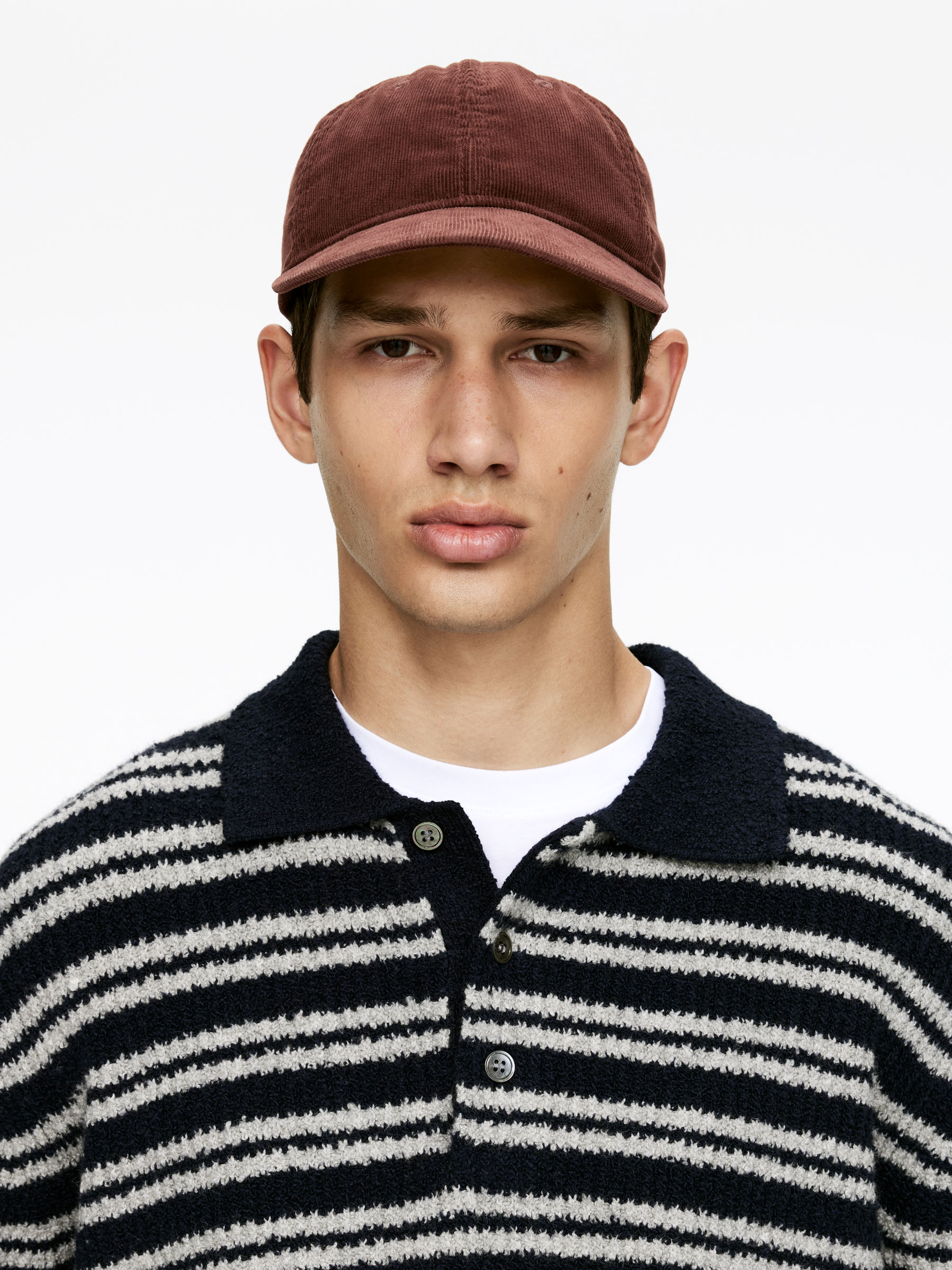 Corduroy Cap - Burgundy - Men - StillMedia/Lookbook - 4