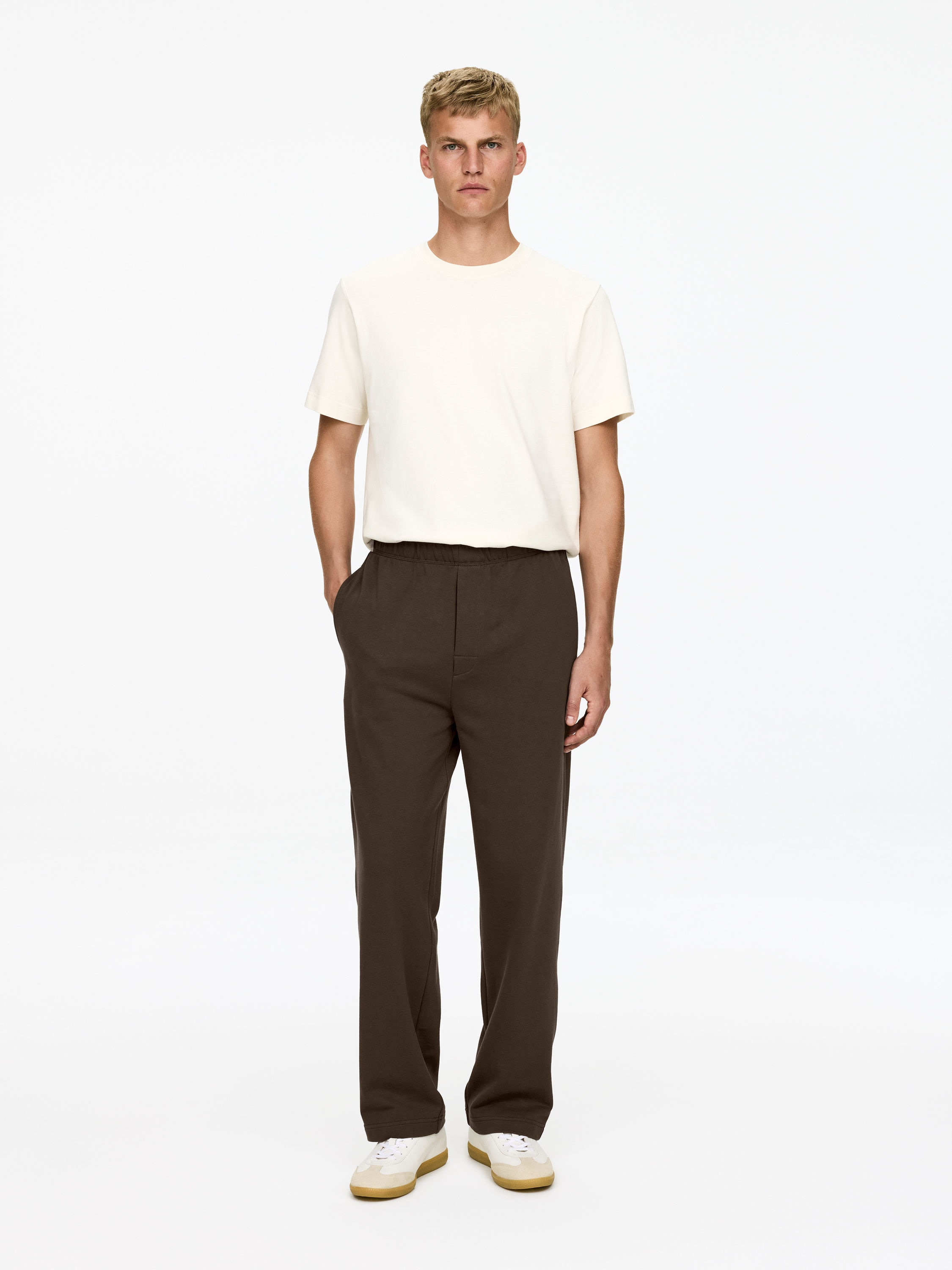 French Terry Sweatpants - Dark Mole - Regular fit - Men - StillMedia/Lookbook - 10