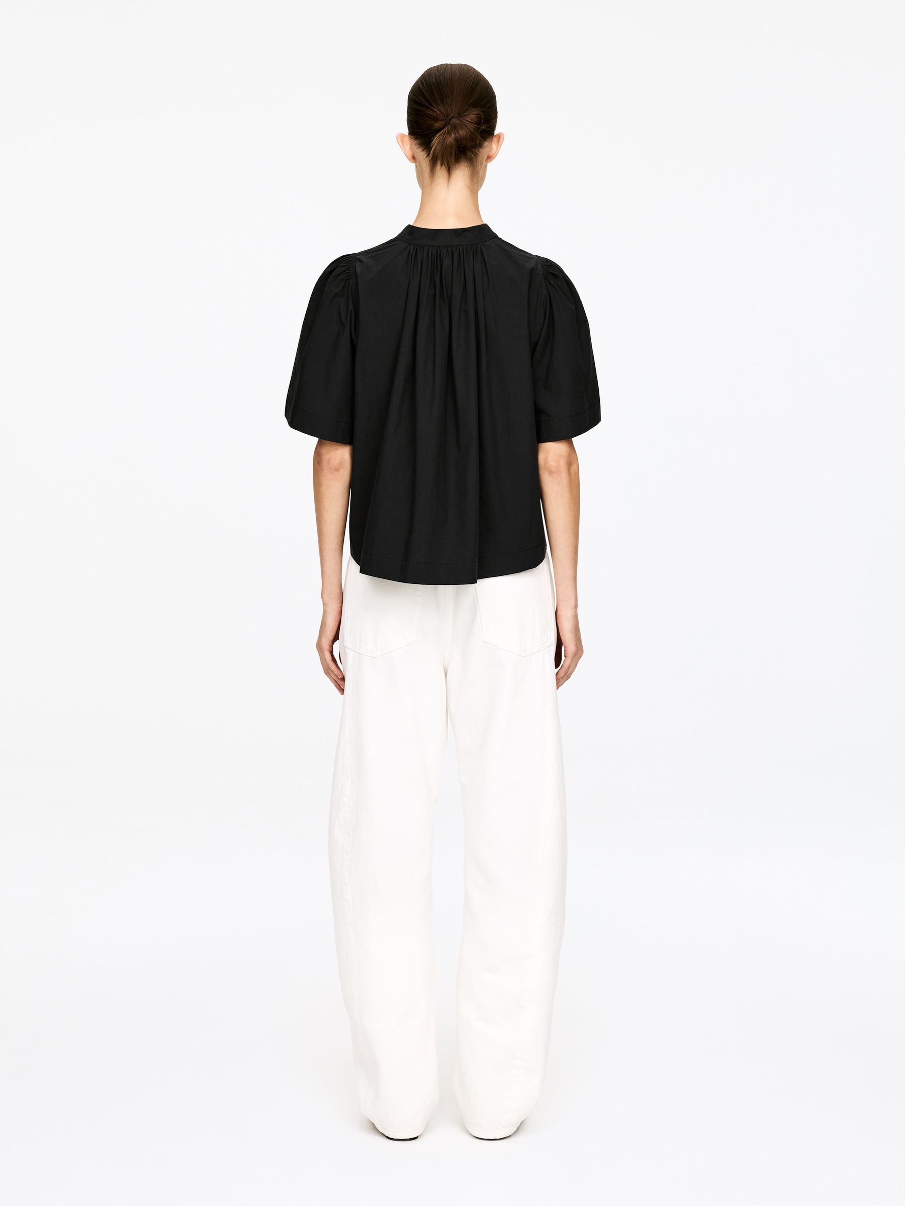 Pleated Blouse - Black - Loose fit - Women - StillMedia/Lookbook - 2
