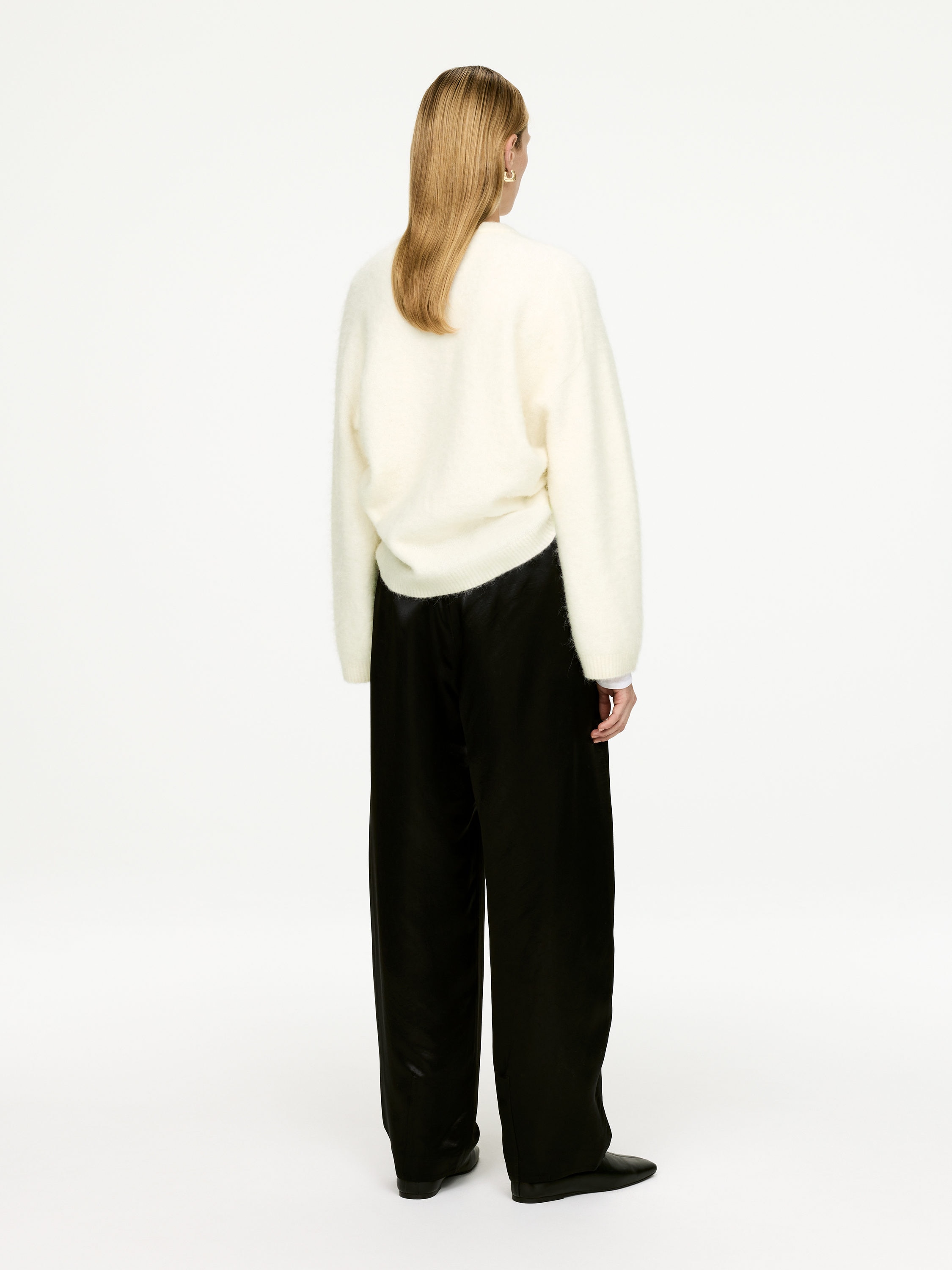Alpaca-Wool Blend Jumper - Off White - Oversized - Women - StillMedia/Lookbook - 12
