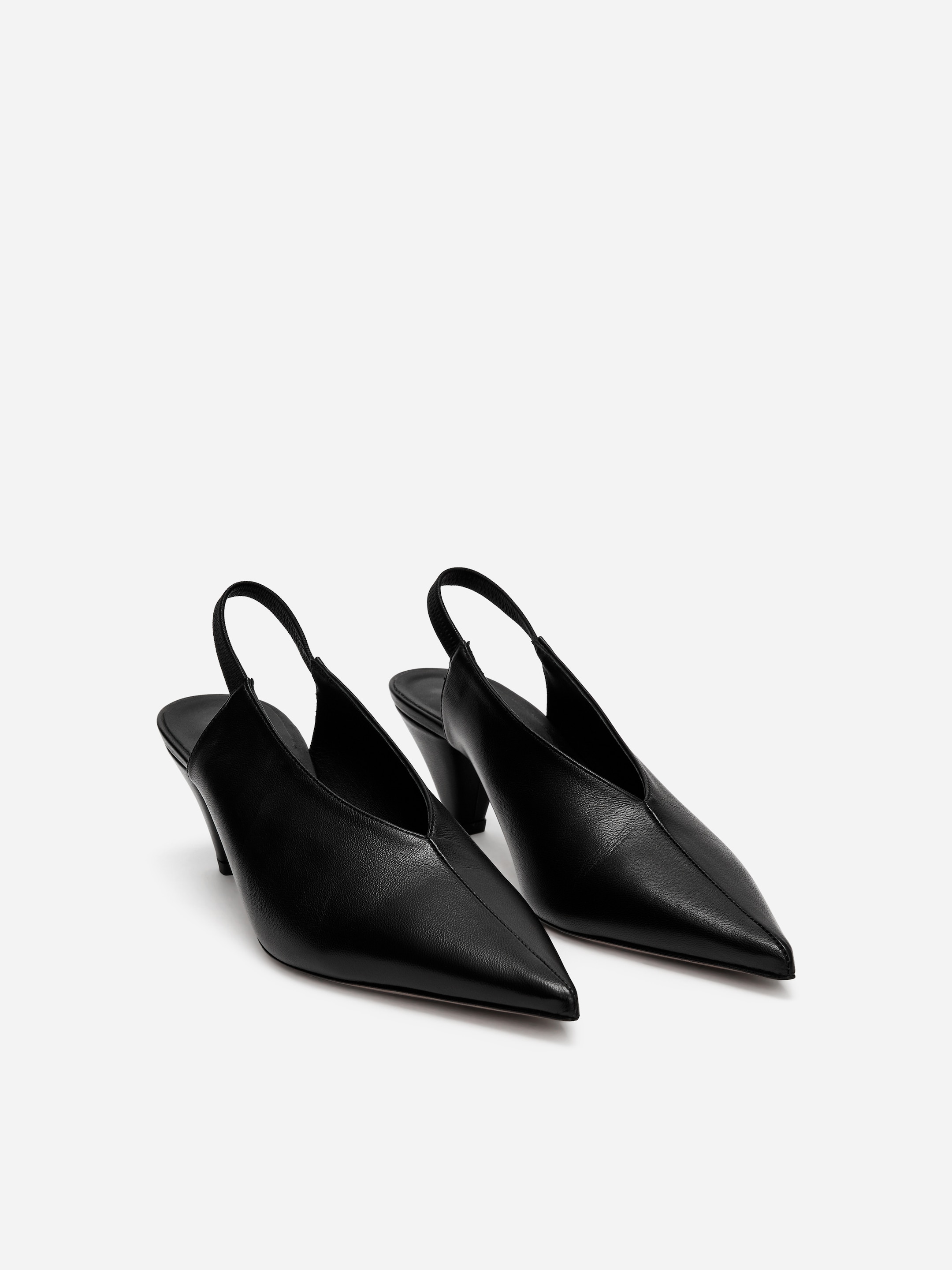 Zapatos de salón de piel con tiras traseras - Negro - Women - StillMedia/DescriptiveStillLife - 10