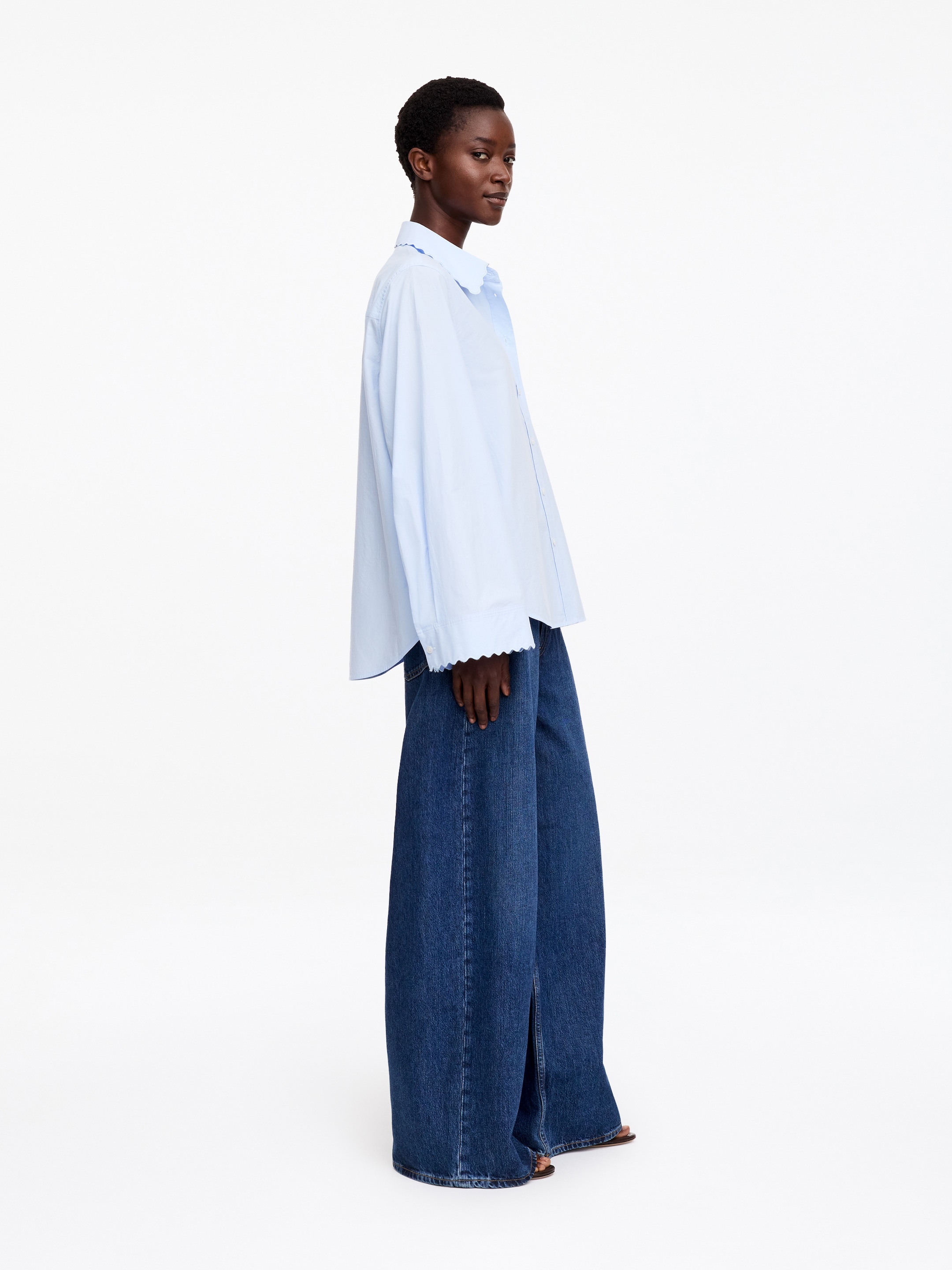 Scallop-Detail Shirt - Light Blue - Regular fit - women - StillMedia/Lookbook - 2