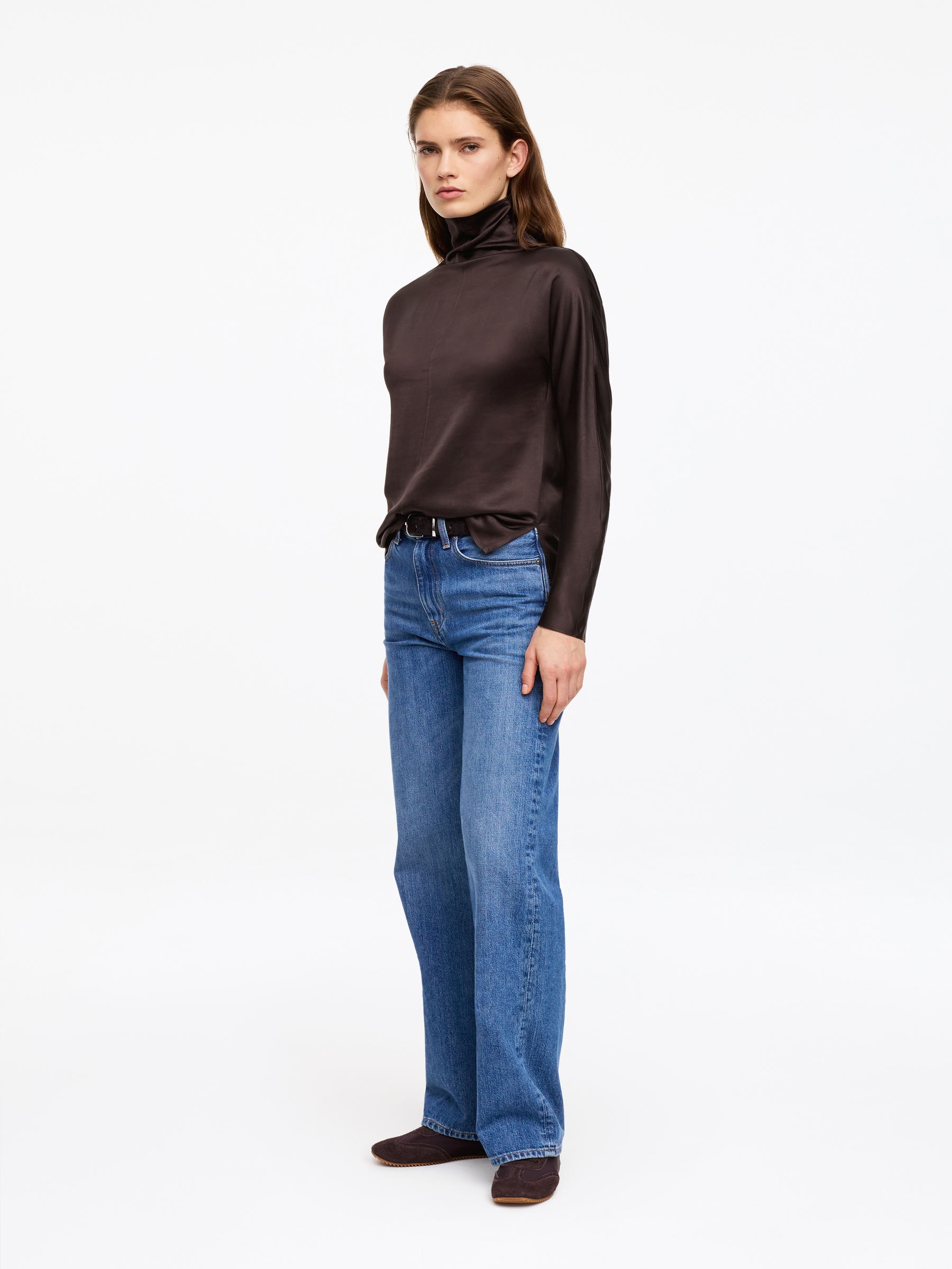 Mock-Neck Satin Top - Dark Brown - Slim fit - Women - StillMedia/Lookbook - 5