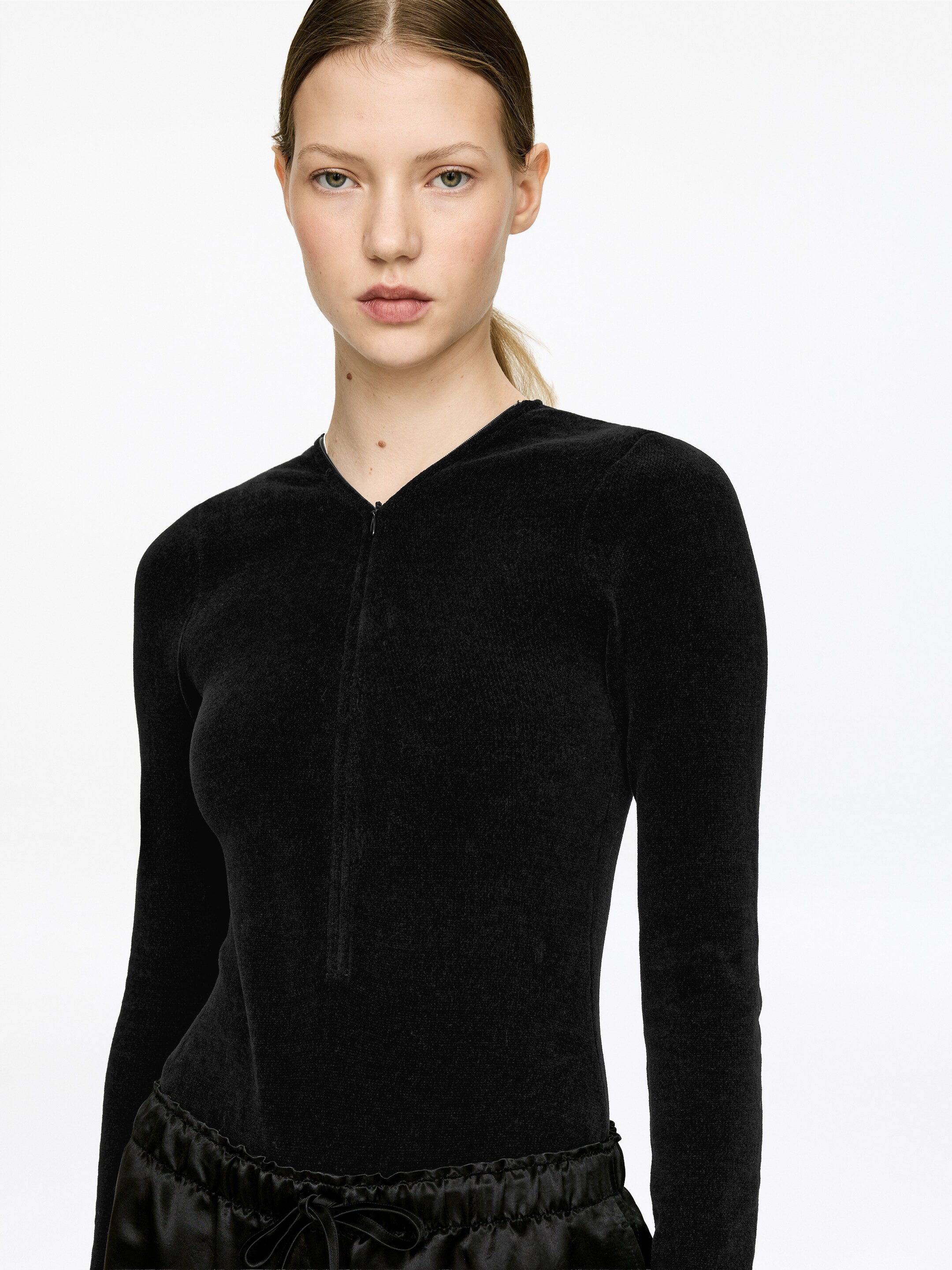 Grösseres Bild ansehen: Samtbody - Schwarz - DAMEN | H&M CH 2