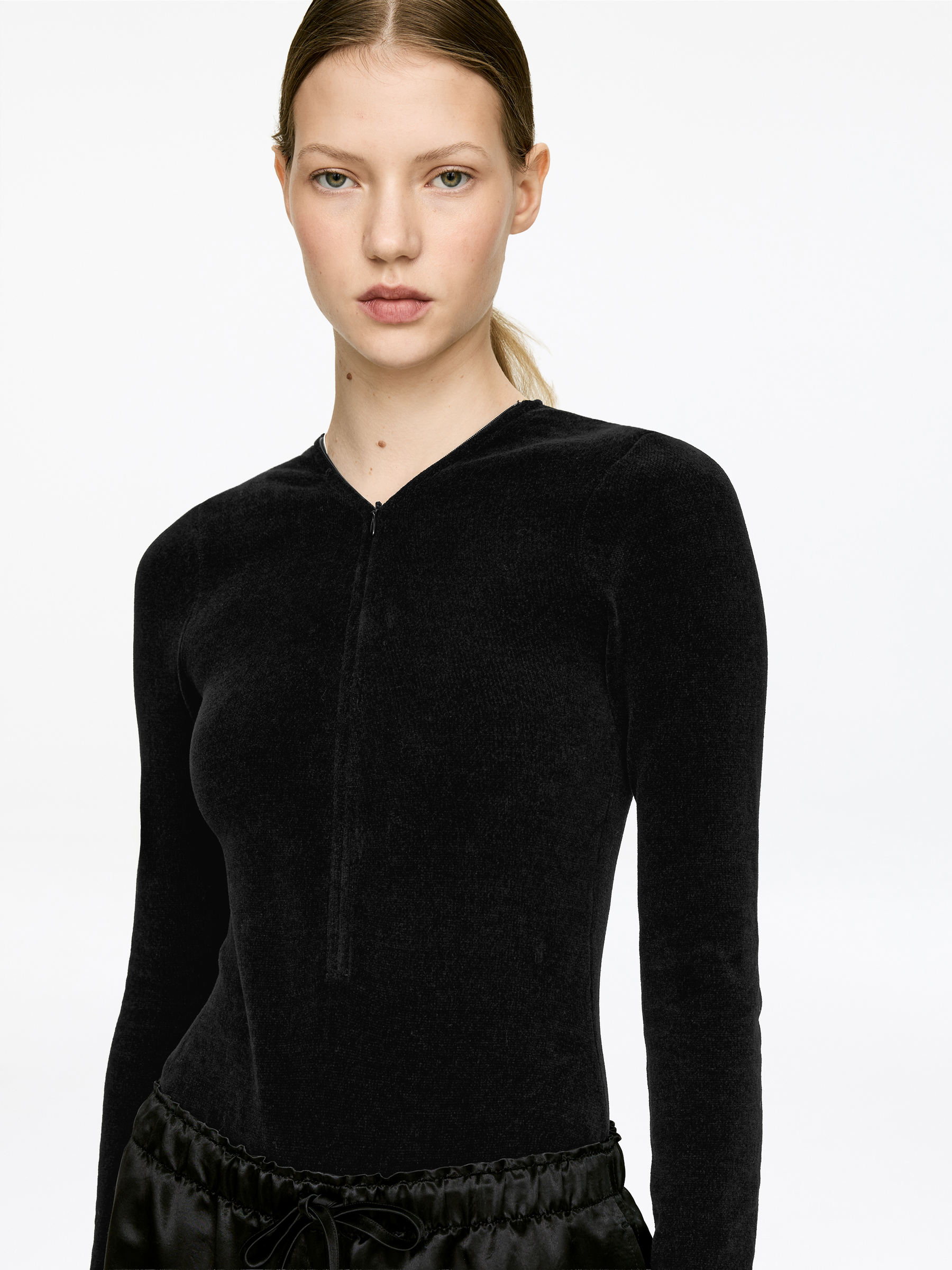 Velvet Bodysuit - Black - Slim fit - Women - StillMedia/Lookbook - 5