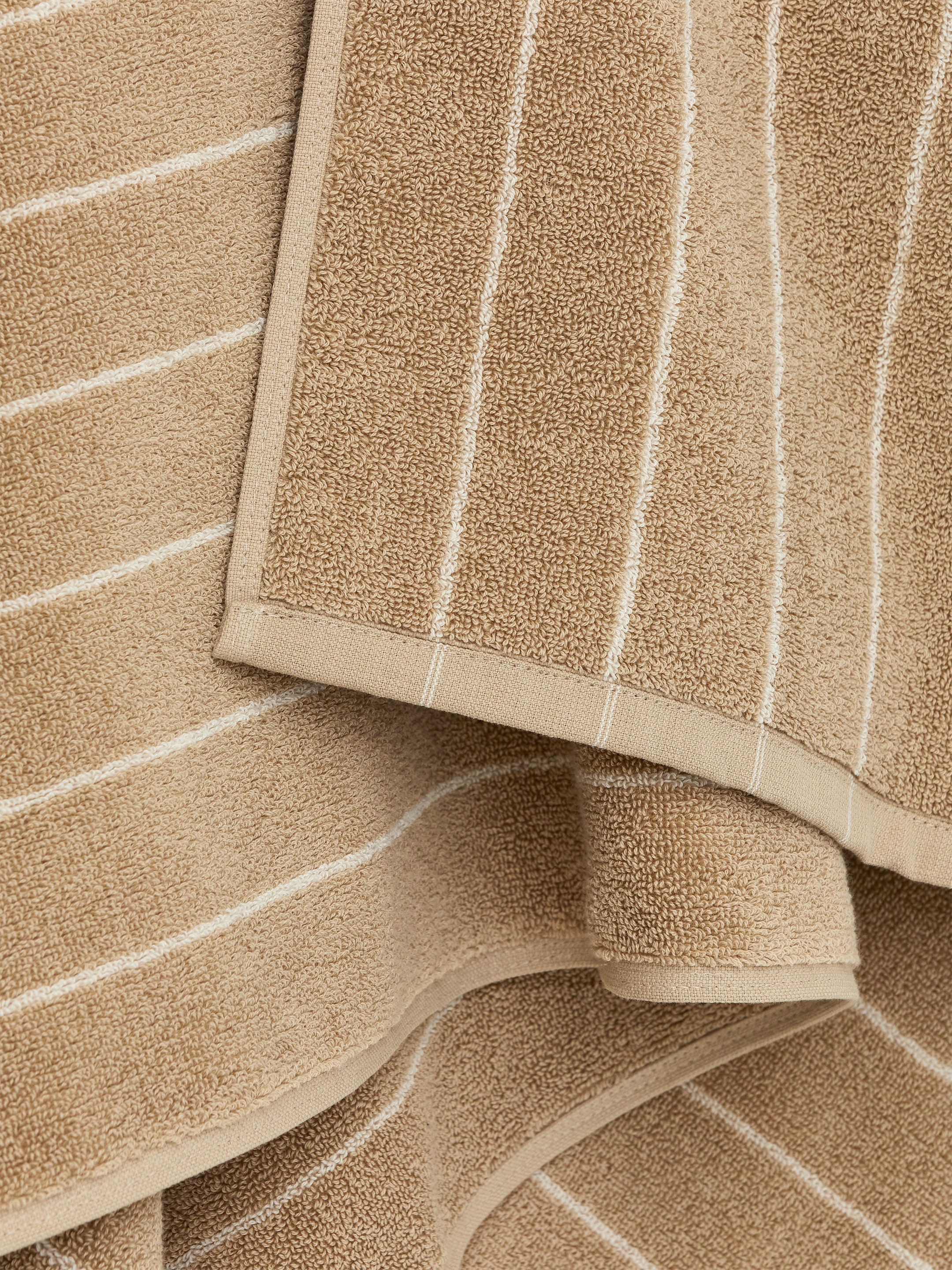 Ingrandisci l'immagine: Bath Towel 70 x 140 cm - Beige/White - HOME | H&M CH 3