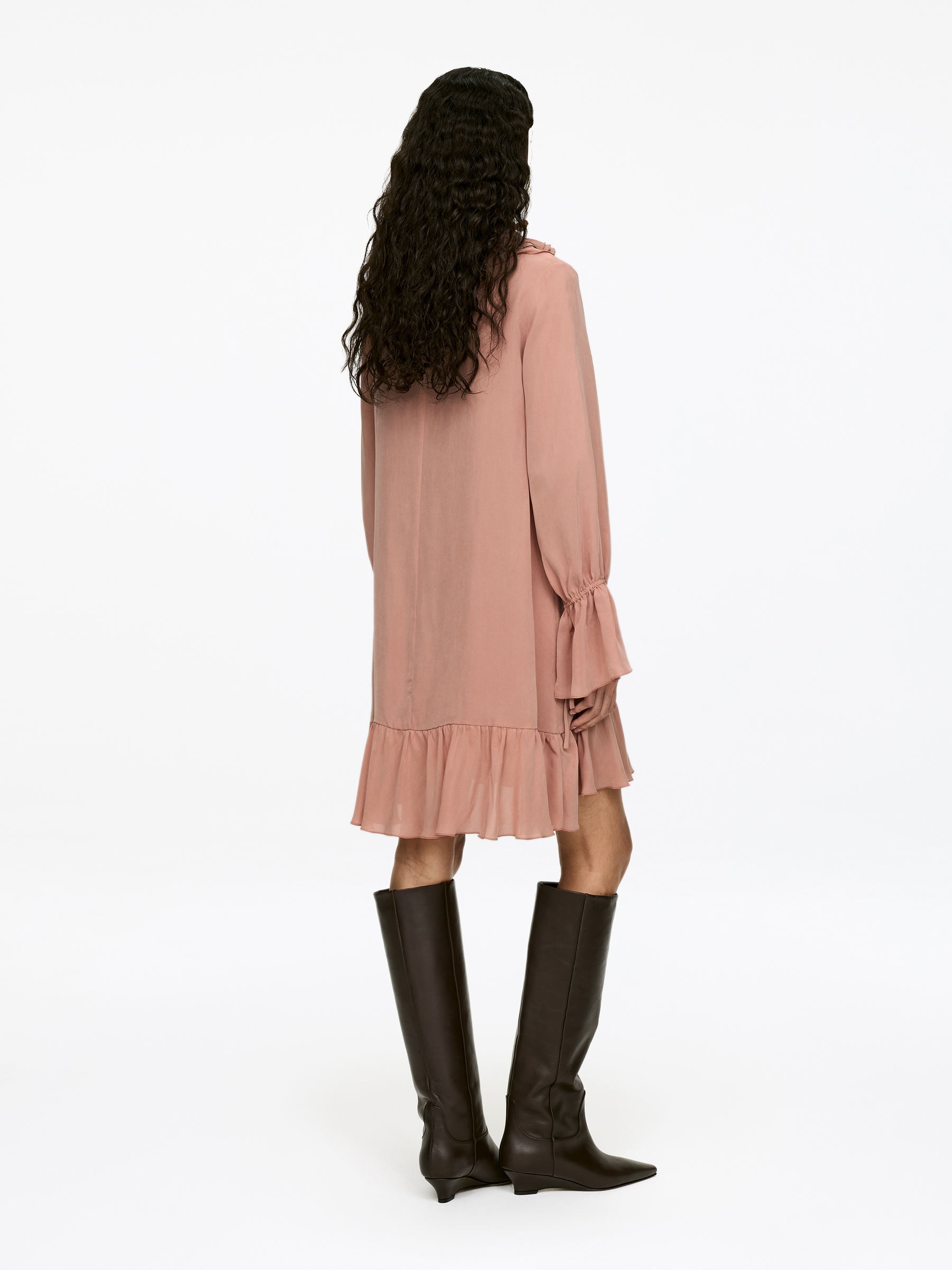 Frill Dress - Dusty Pink - Regular fit - Women - StillMedia/Lookbook - 2