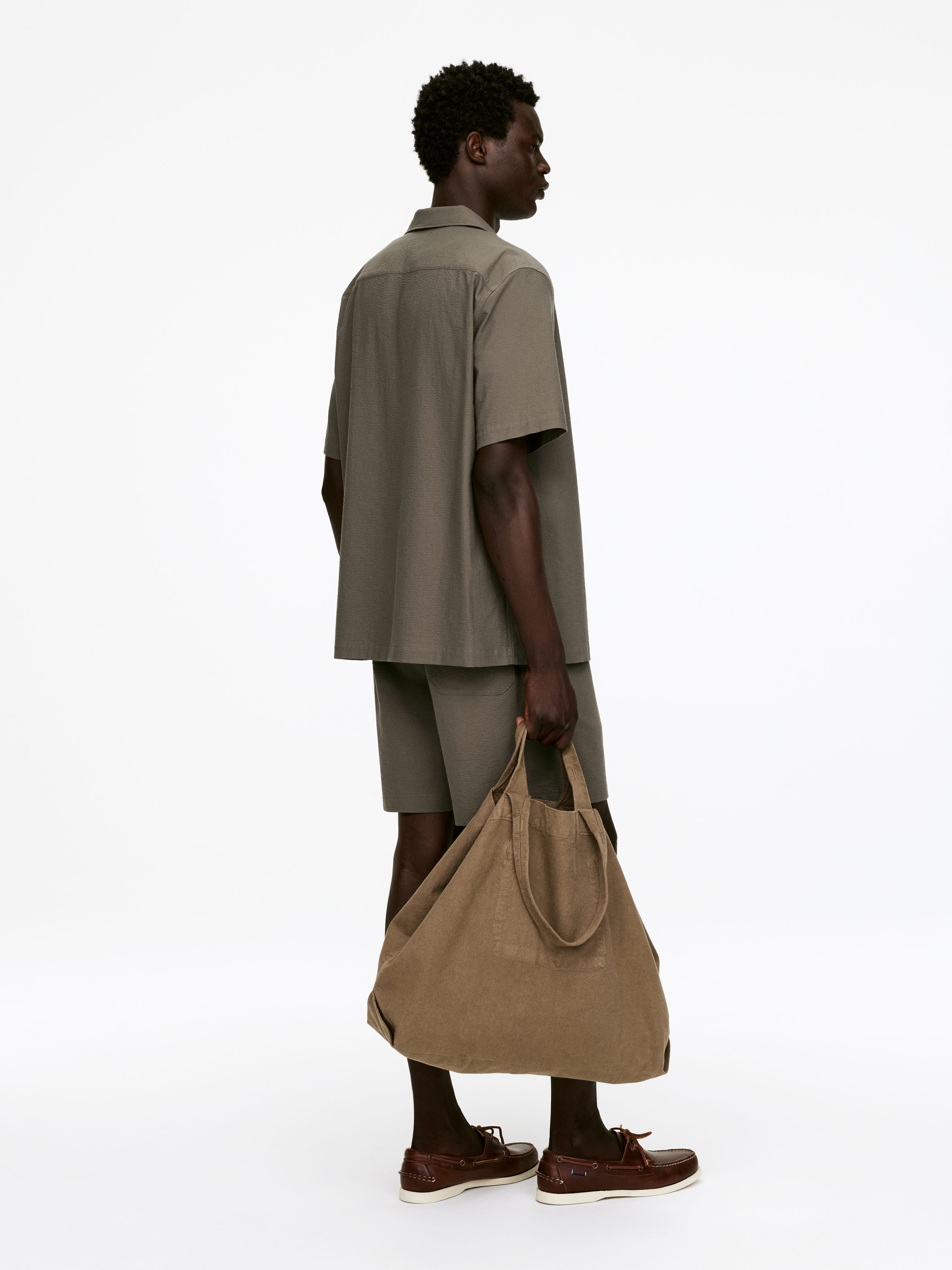 Chemise en seersucker à col cubain - Taupe - Homme - StillMedia/Lookbook - 5