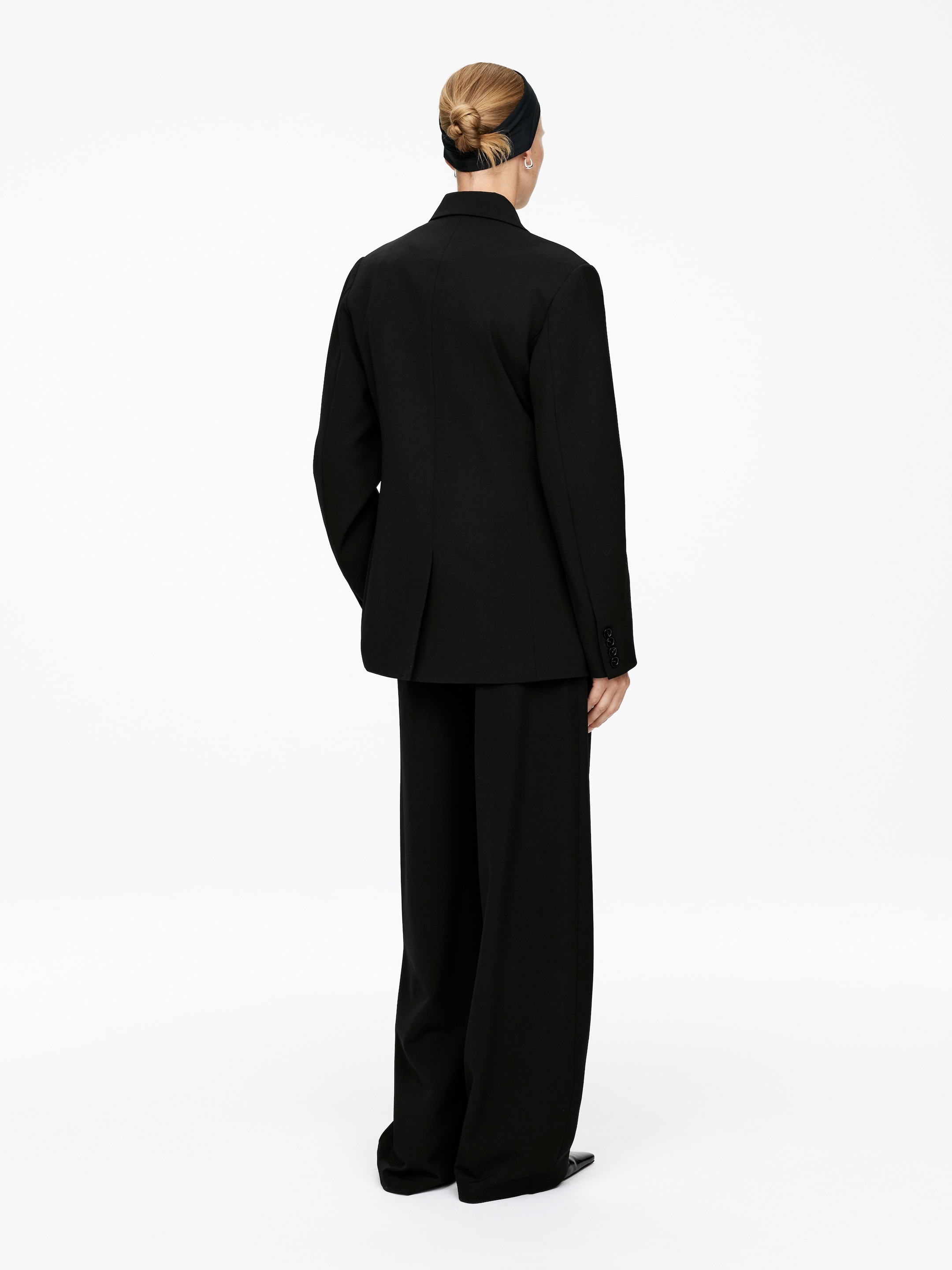 Vis større bilde: Avslappet blazer - Svart - DAME | H&M NO 3