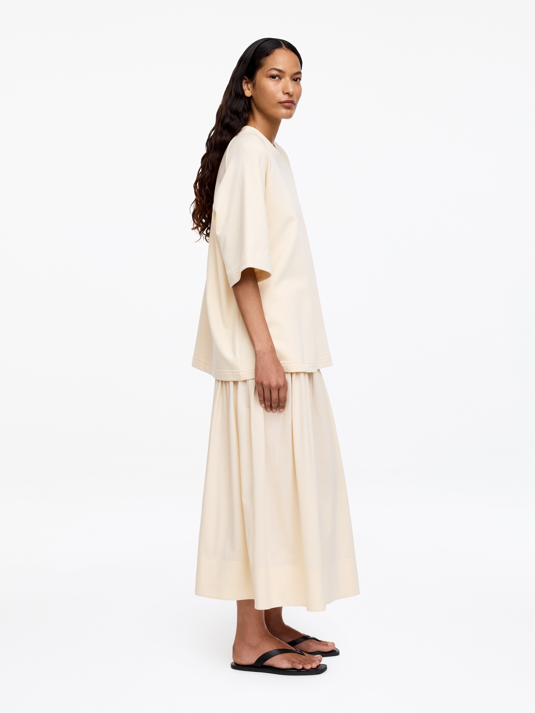 Short-Sleeve Sweatshirt - Beige - Oversized - Women - StillMedia/Lookbook - 2